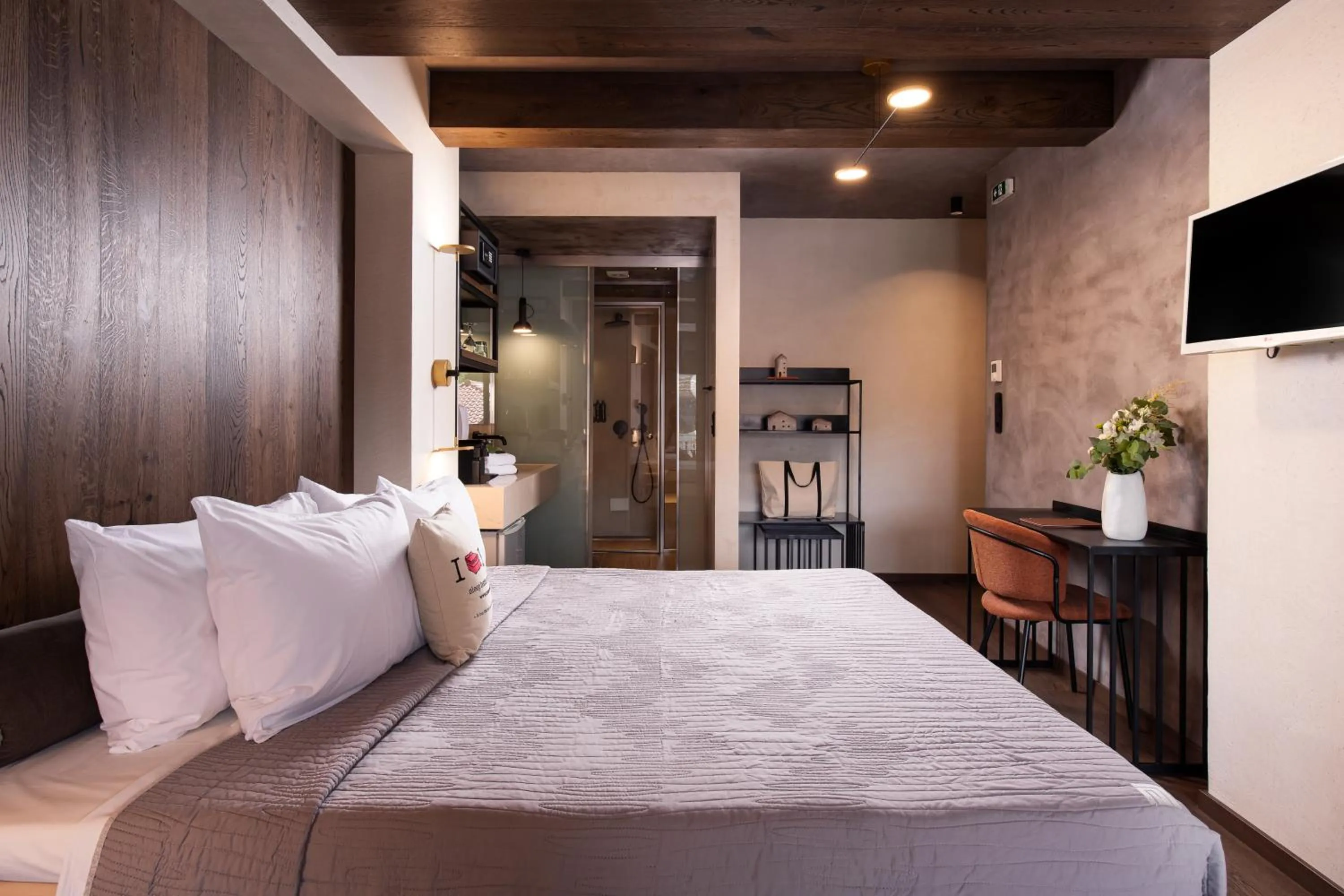 Bed in Tsikeli Boutique Hotel Meteora - Adults Friendly