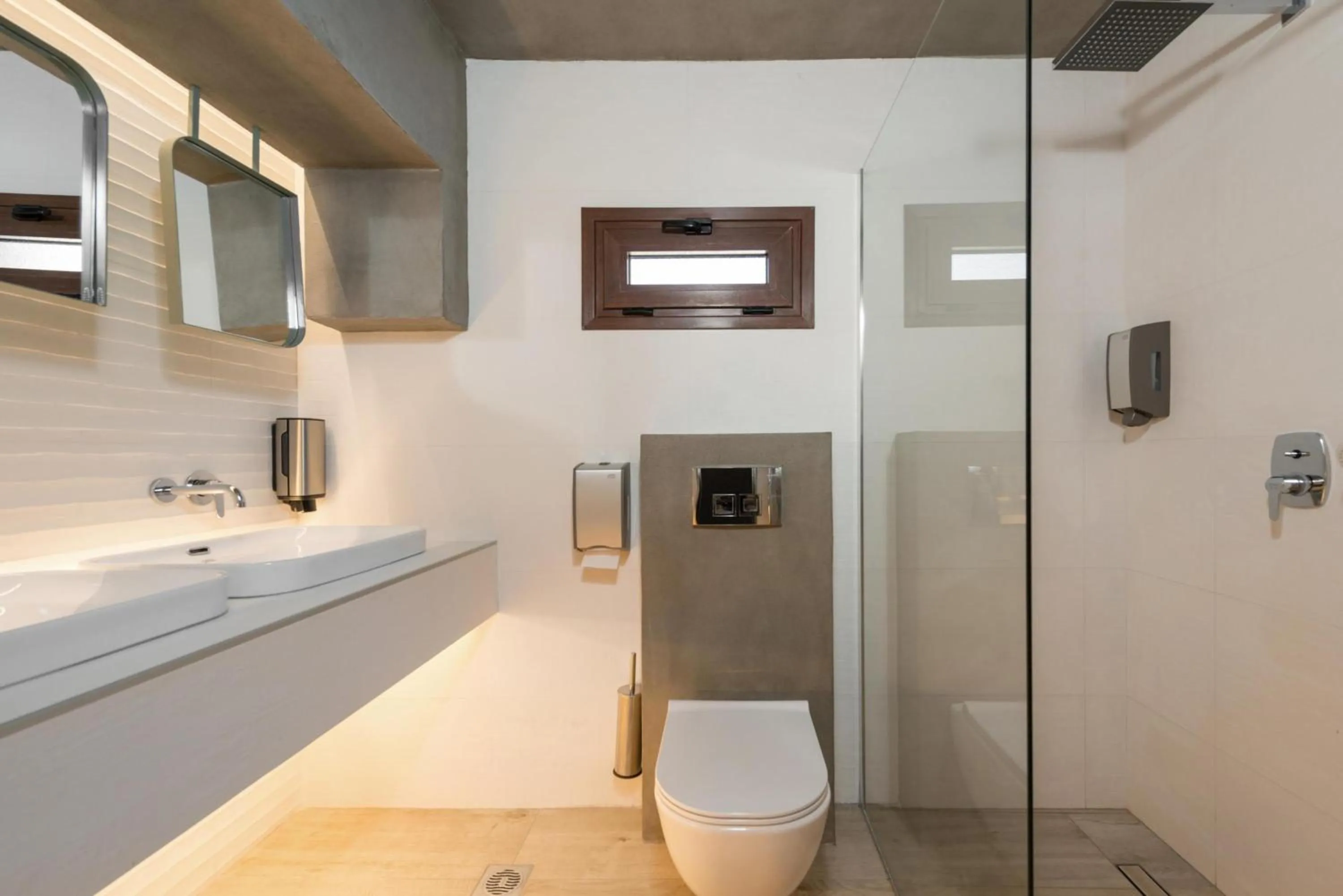 Shower in Tsikeli Boutique Hotel Meteora - Adults Friendly