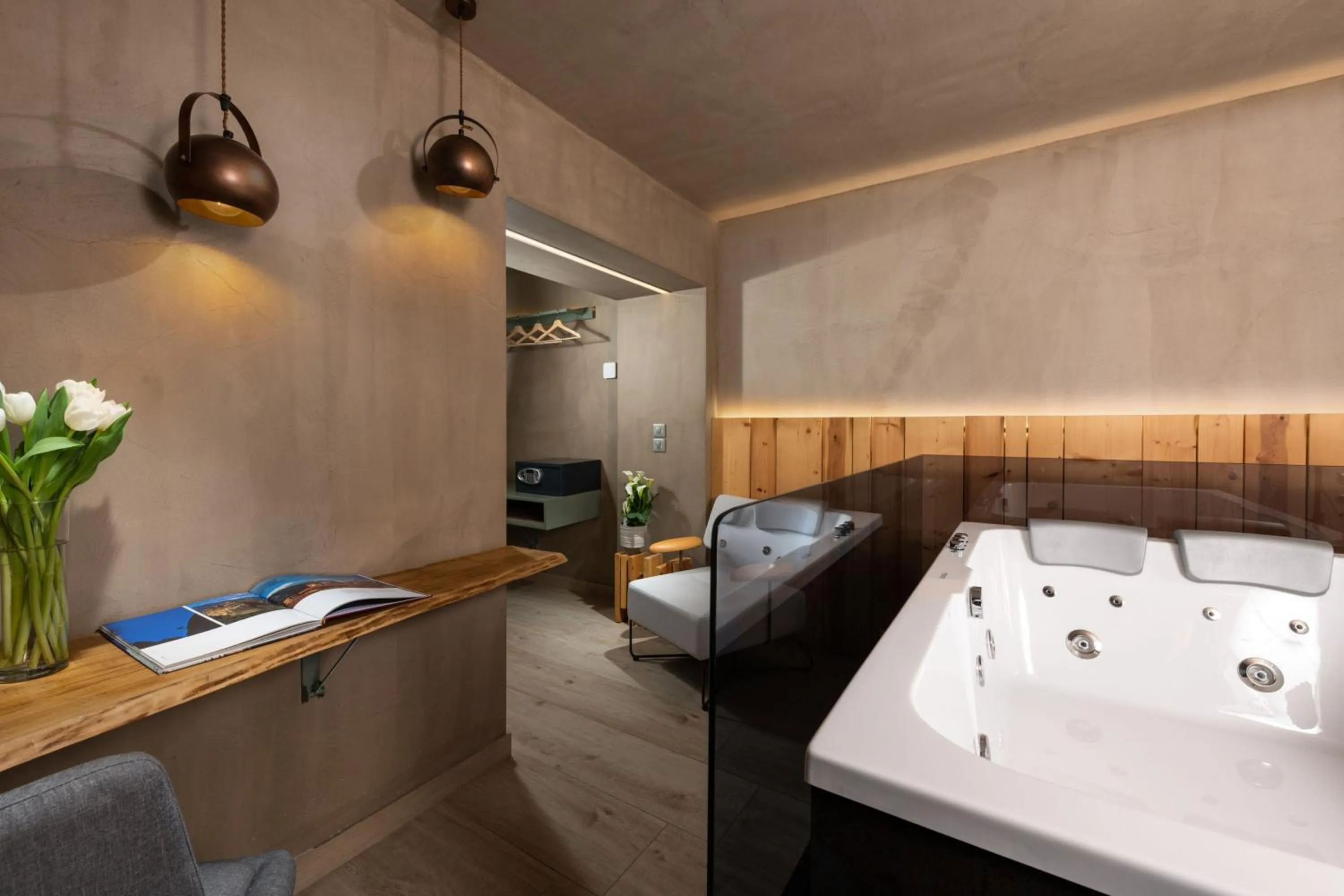 Hot Tub in Tsikeli Boutique Hotel Meteora - Adults Friendly