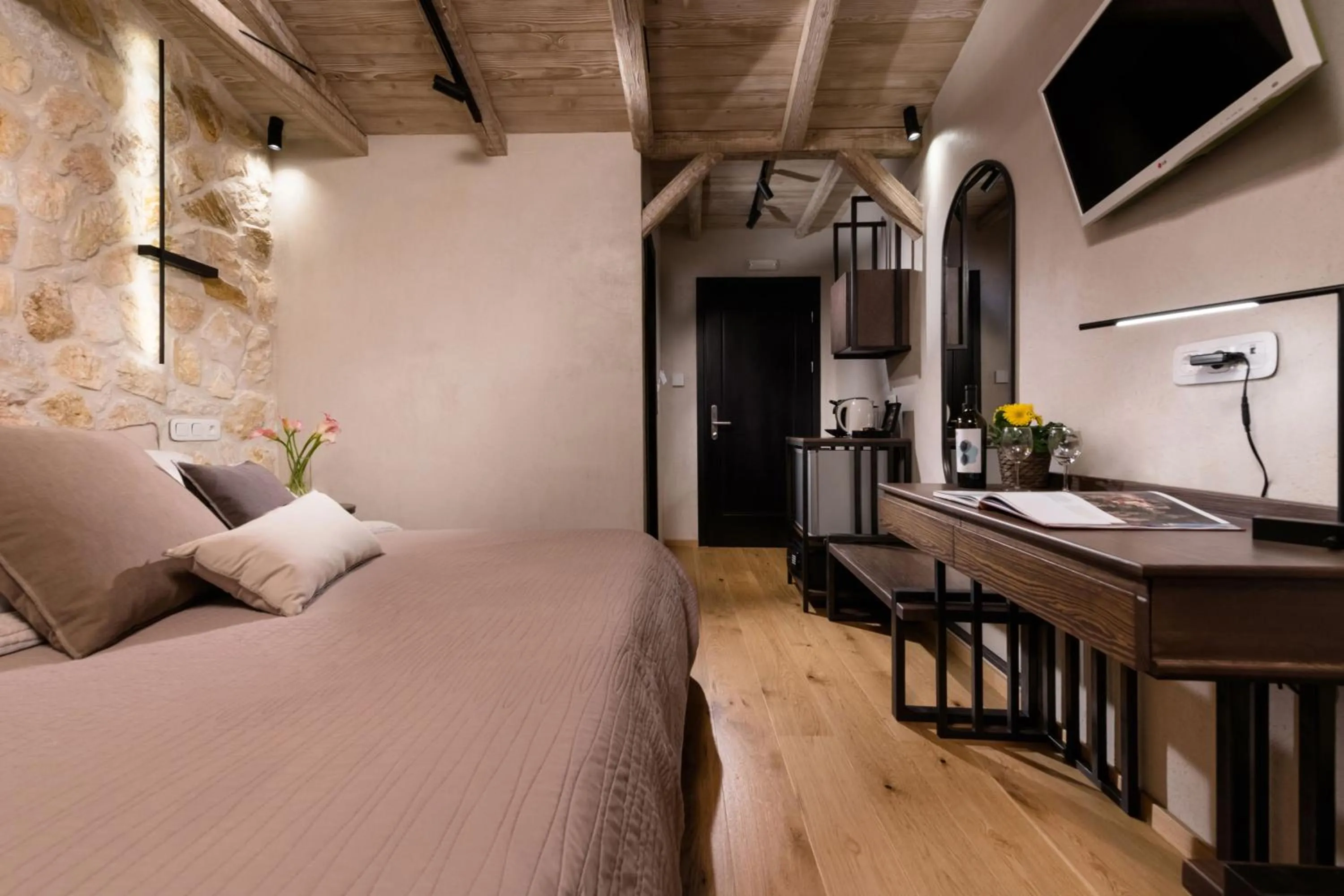 Bed in Tsikeli Boutique Hotel Meteora - Adults Friendly