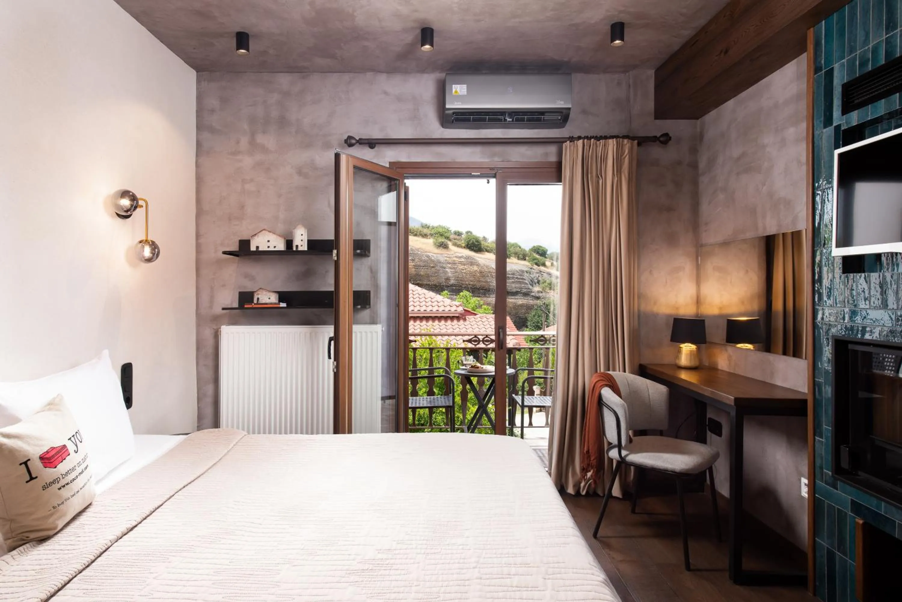 Bed in Tsikeli Boutique Hotel Meteora - Adults Friendly