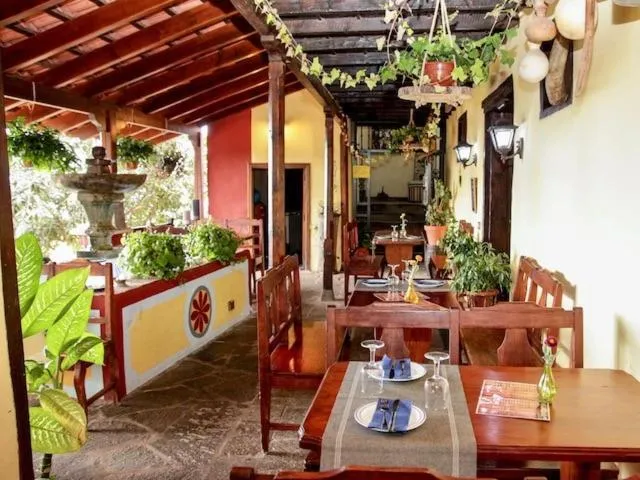 Restaurant/places to eat in Hotel Rural La Raya 1866