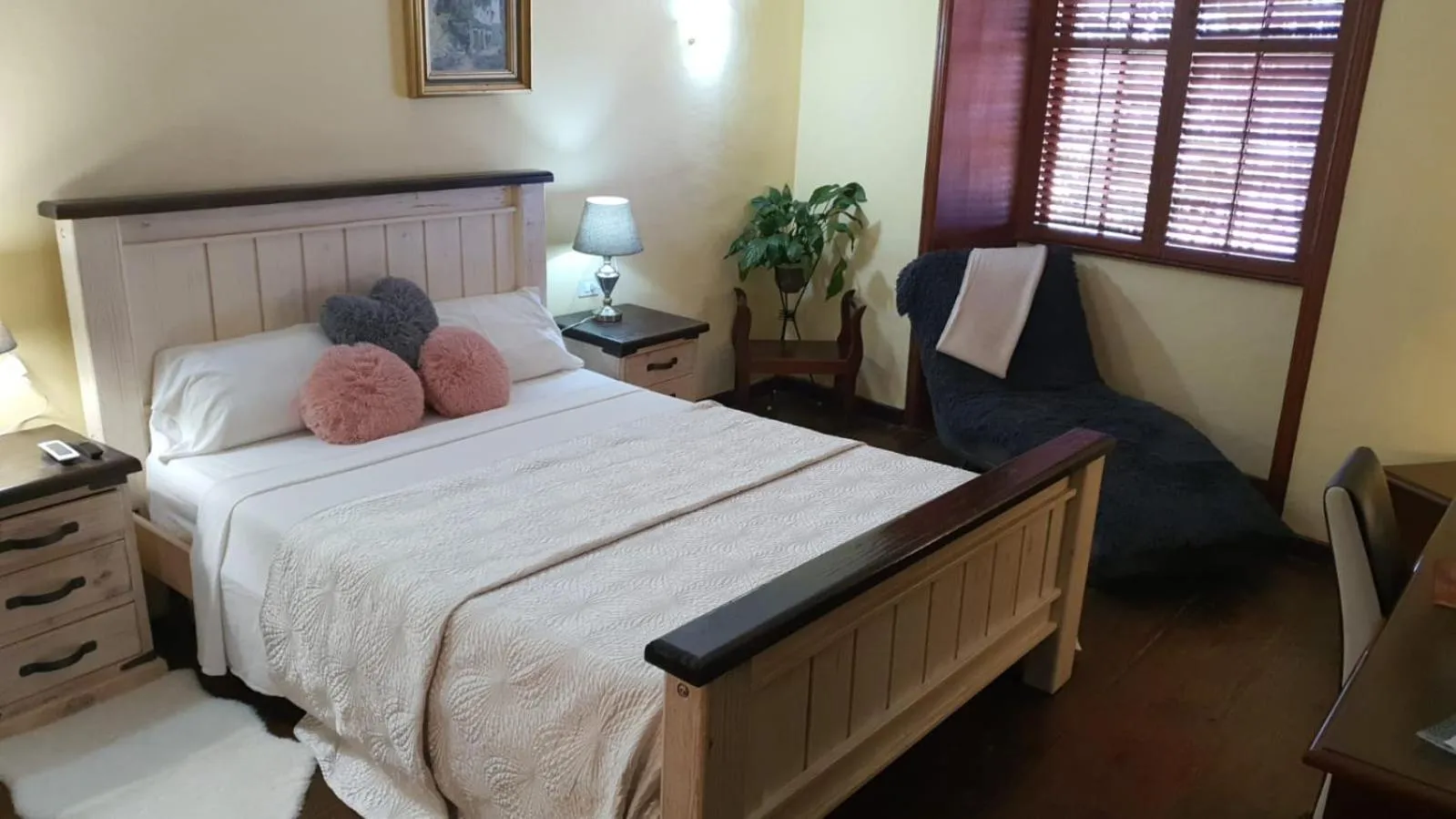 Bed in Hotel Rural La Raya 1866