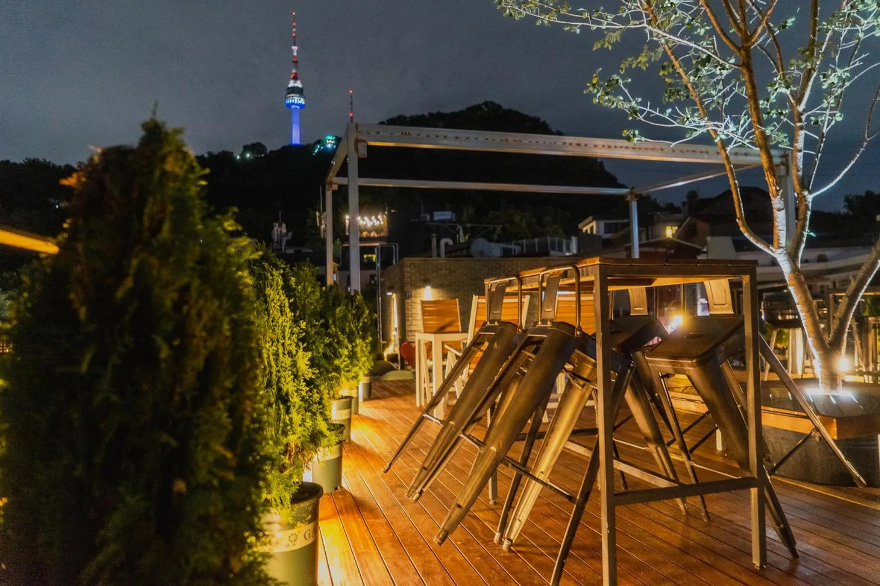 Myeongdong Artmonstay