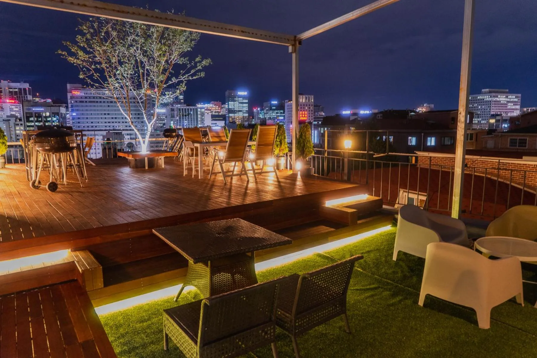 Myeongdong Artmonstay