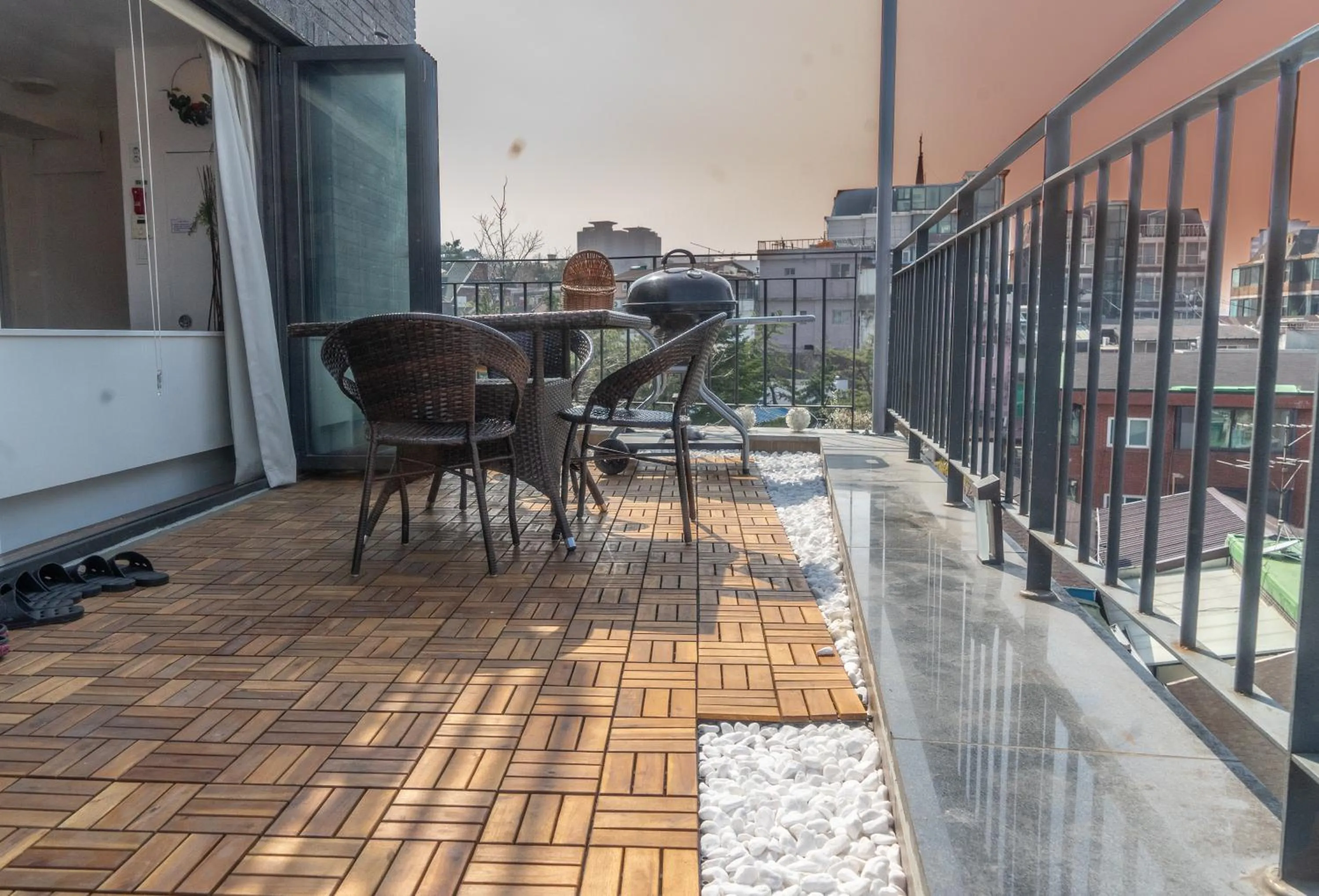 Myeongdong Artmonstay