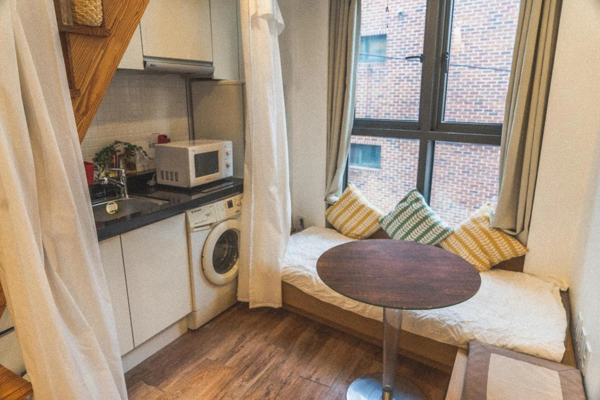 Myeongdong Artmonstay