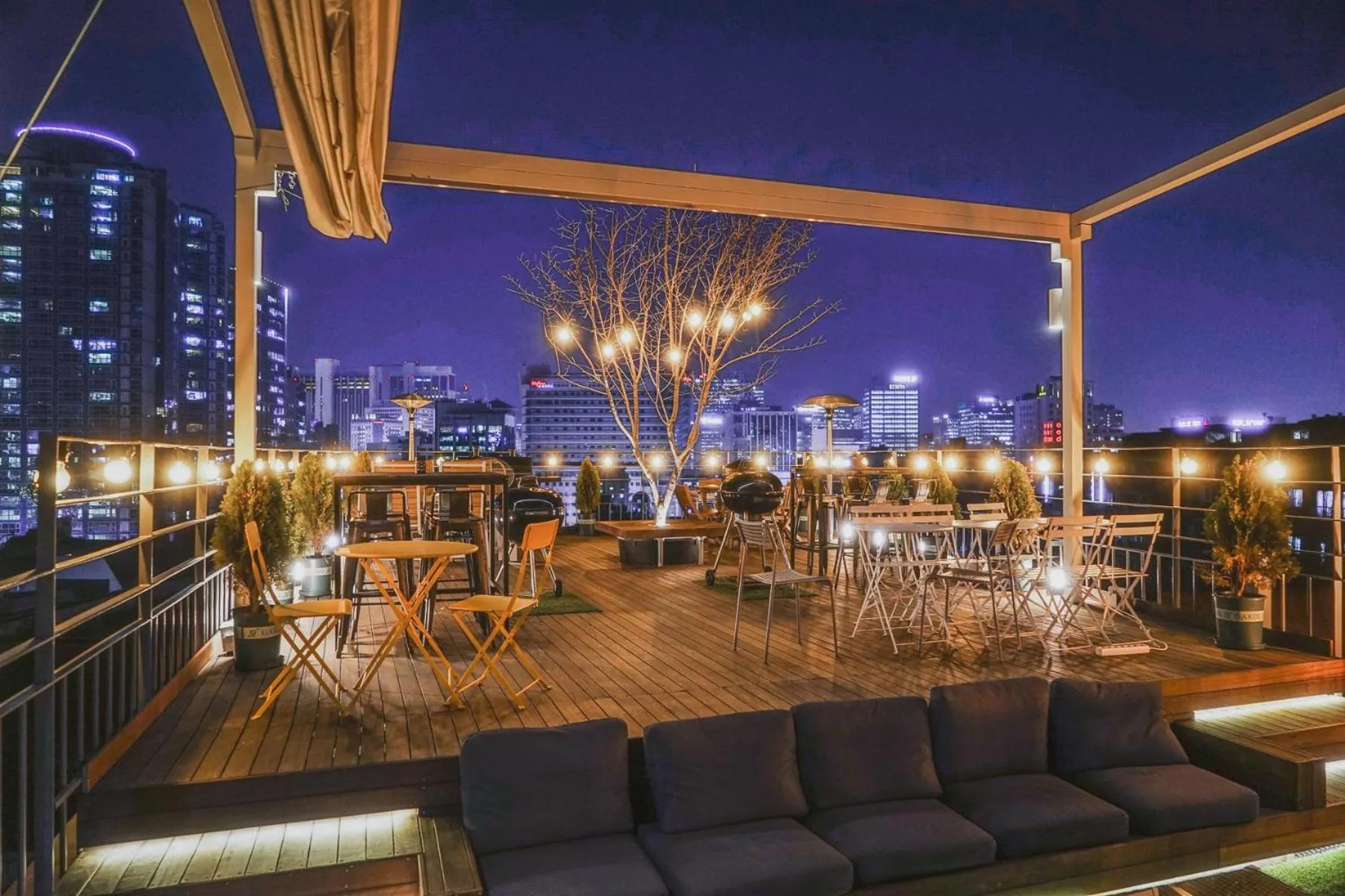 Myeongdong Artmonstay