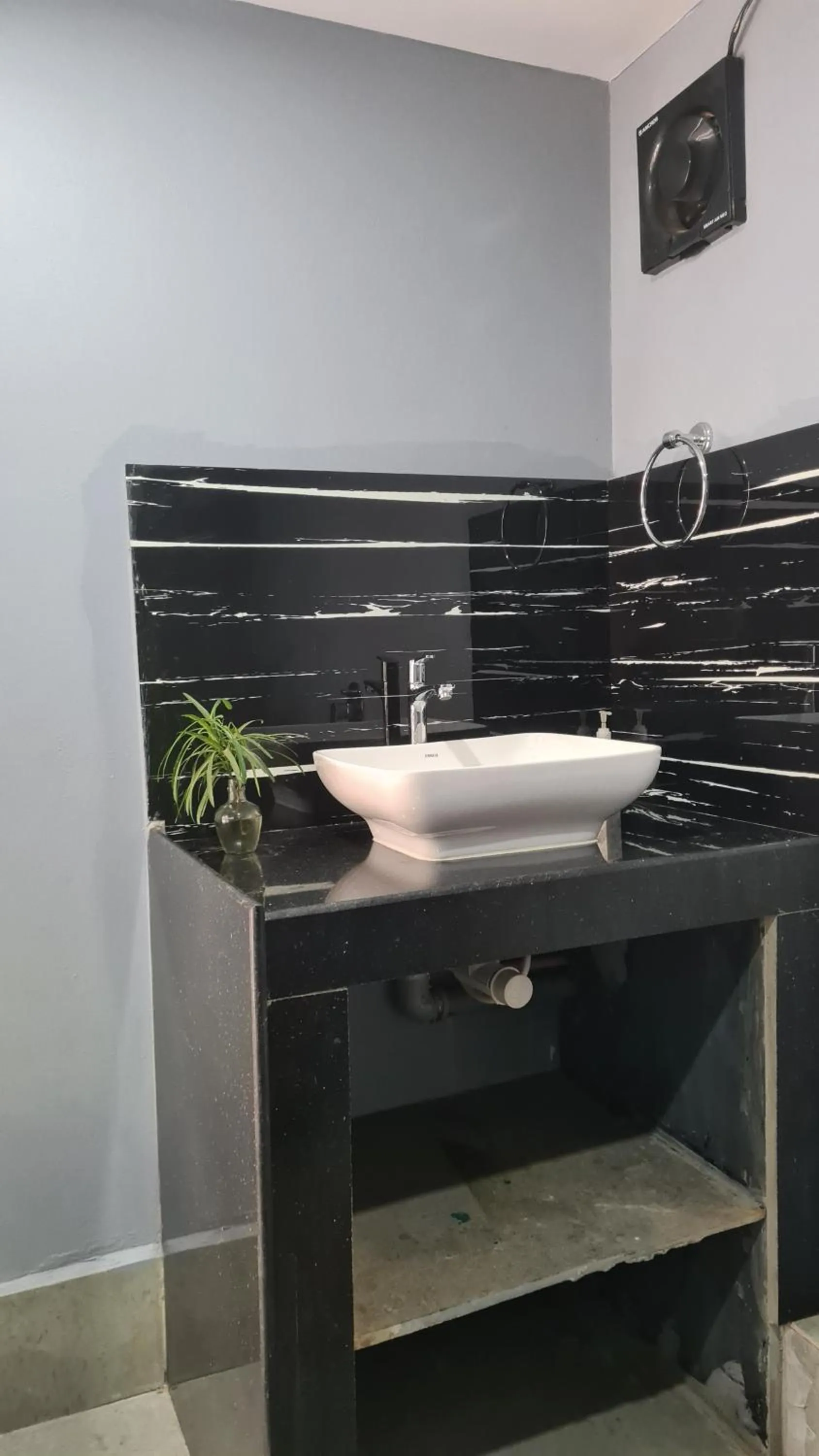 Bathroom in Palm Trees Ayurvedic Heritage