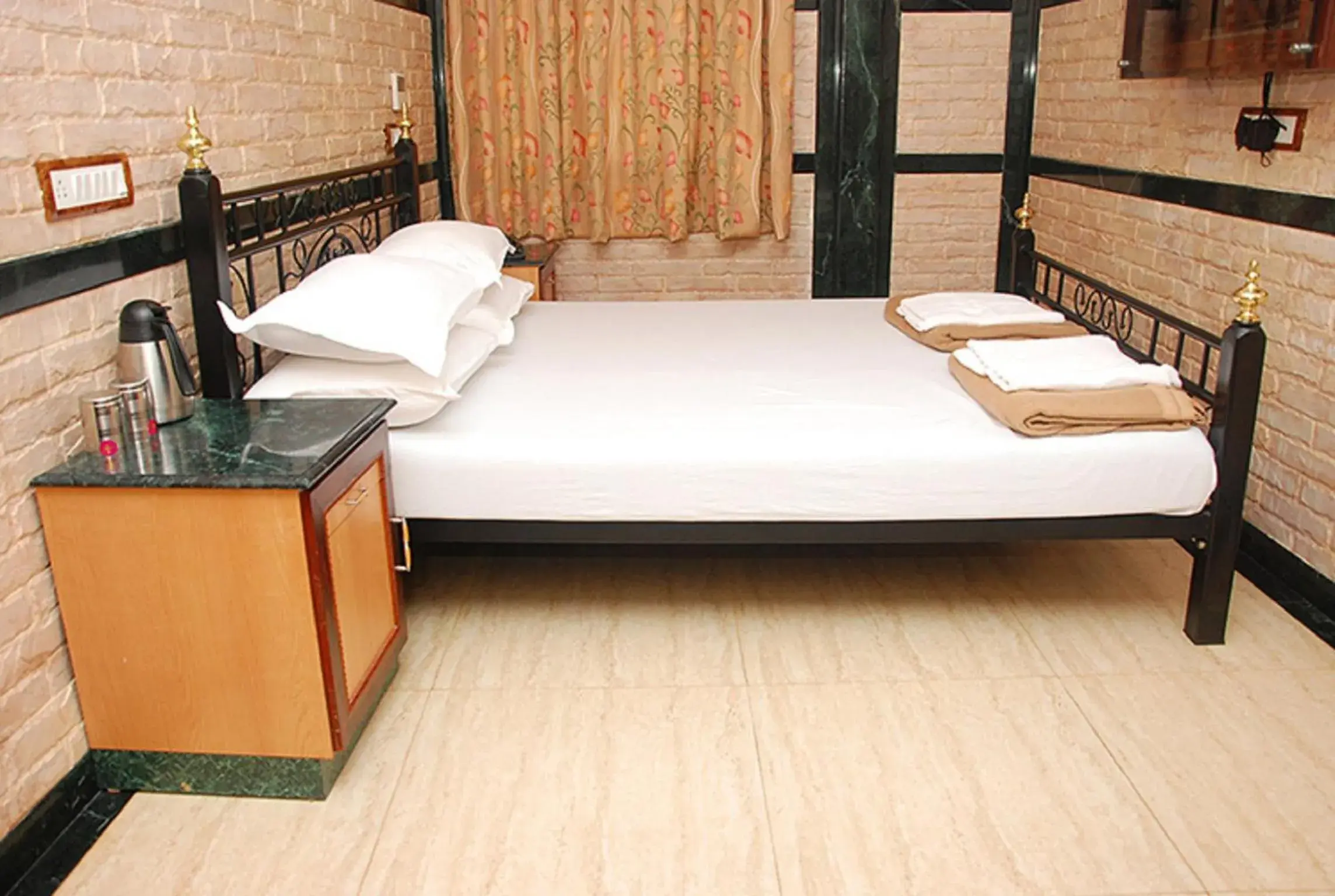 Superior Double Room in Hotel Hira Superior Double Room in Hotel Hira