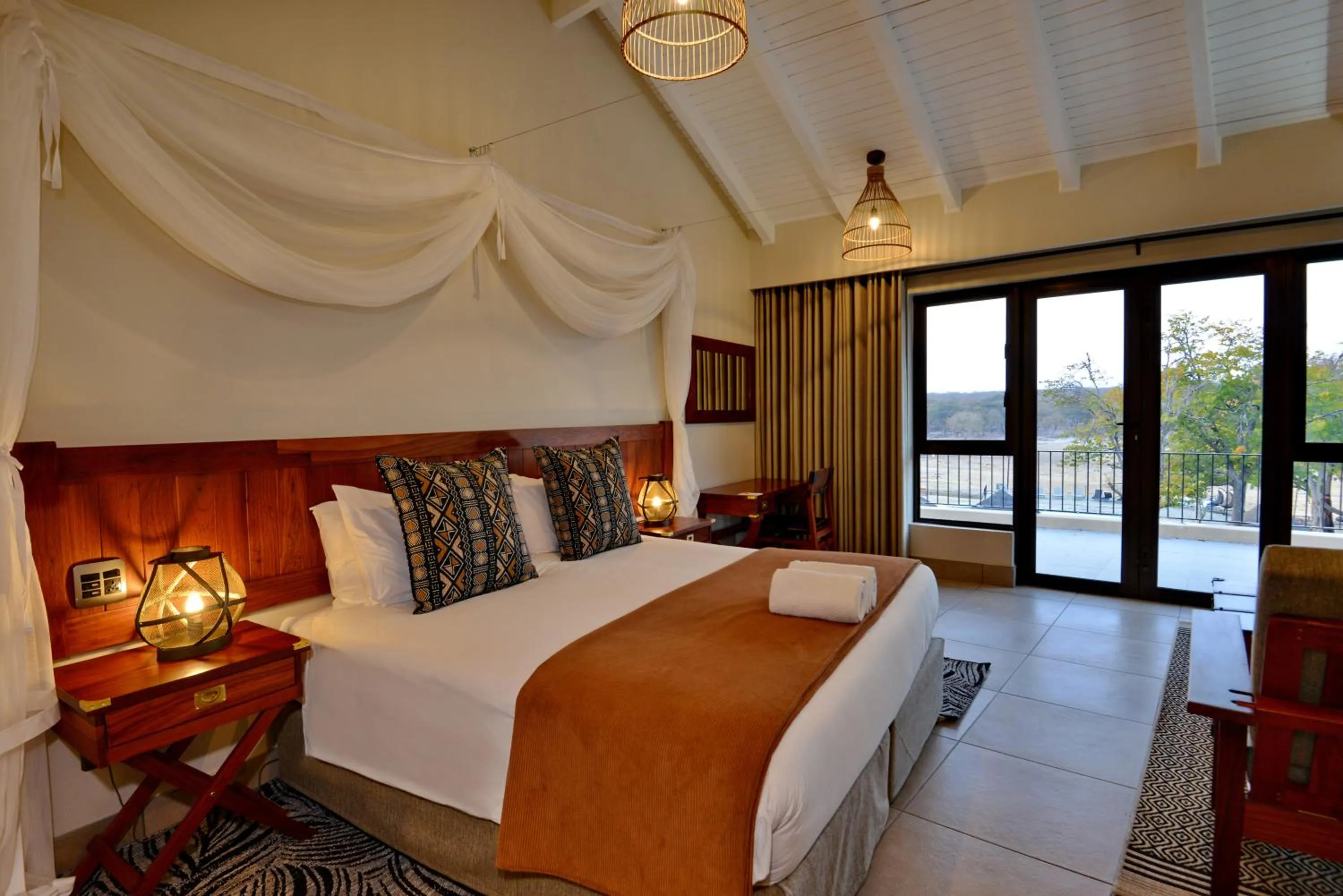 Bedroom, Bed in Hwange Safari Lodge