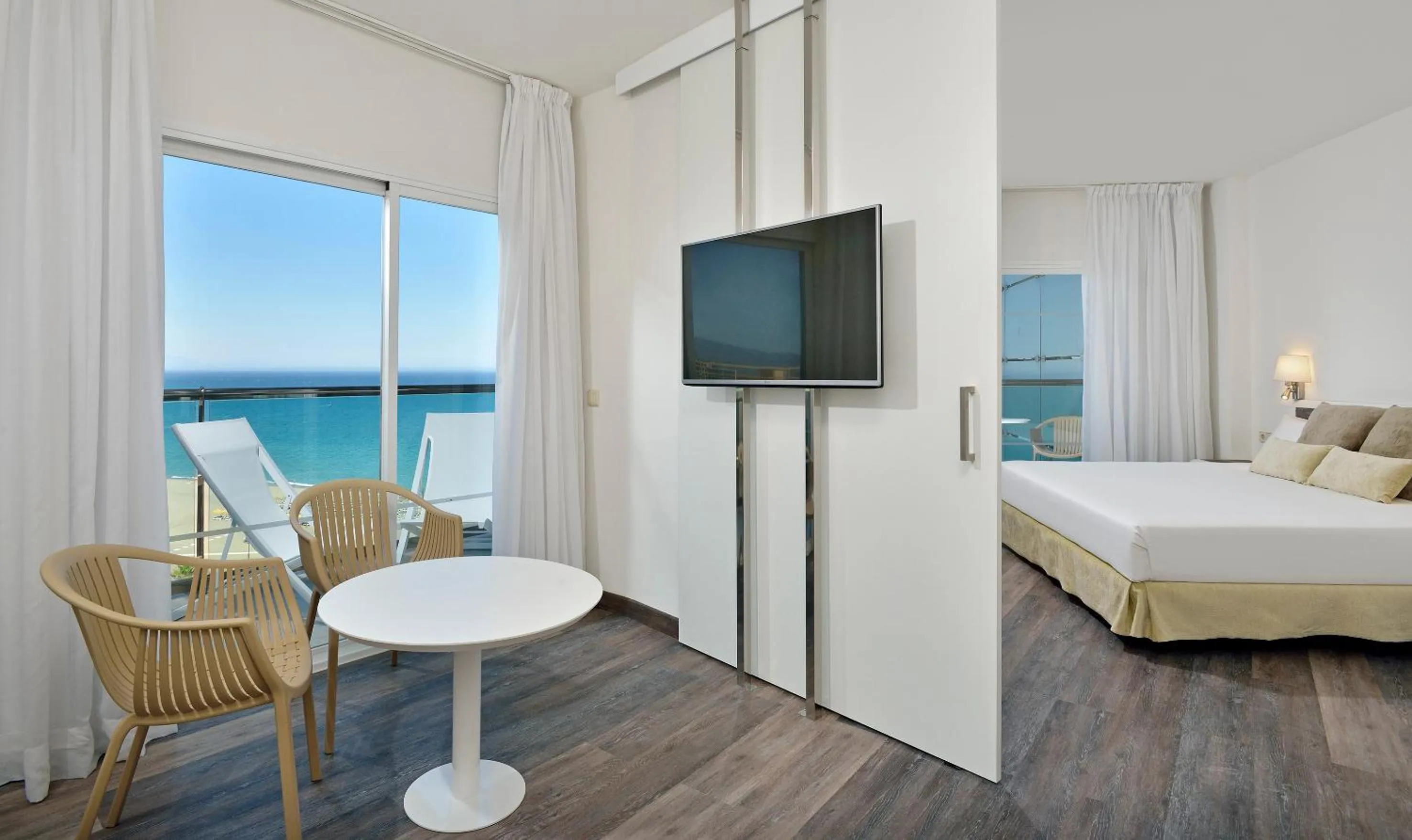 Bedroom, Bed in Sol Principe