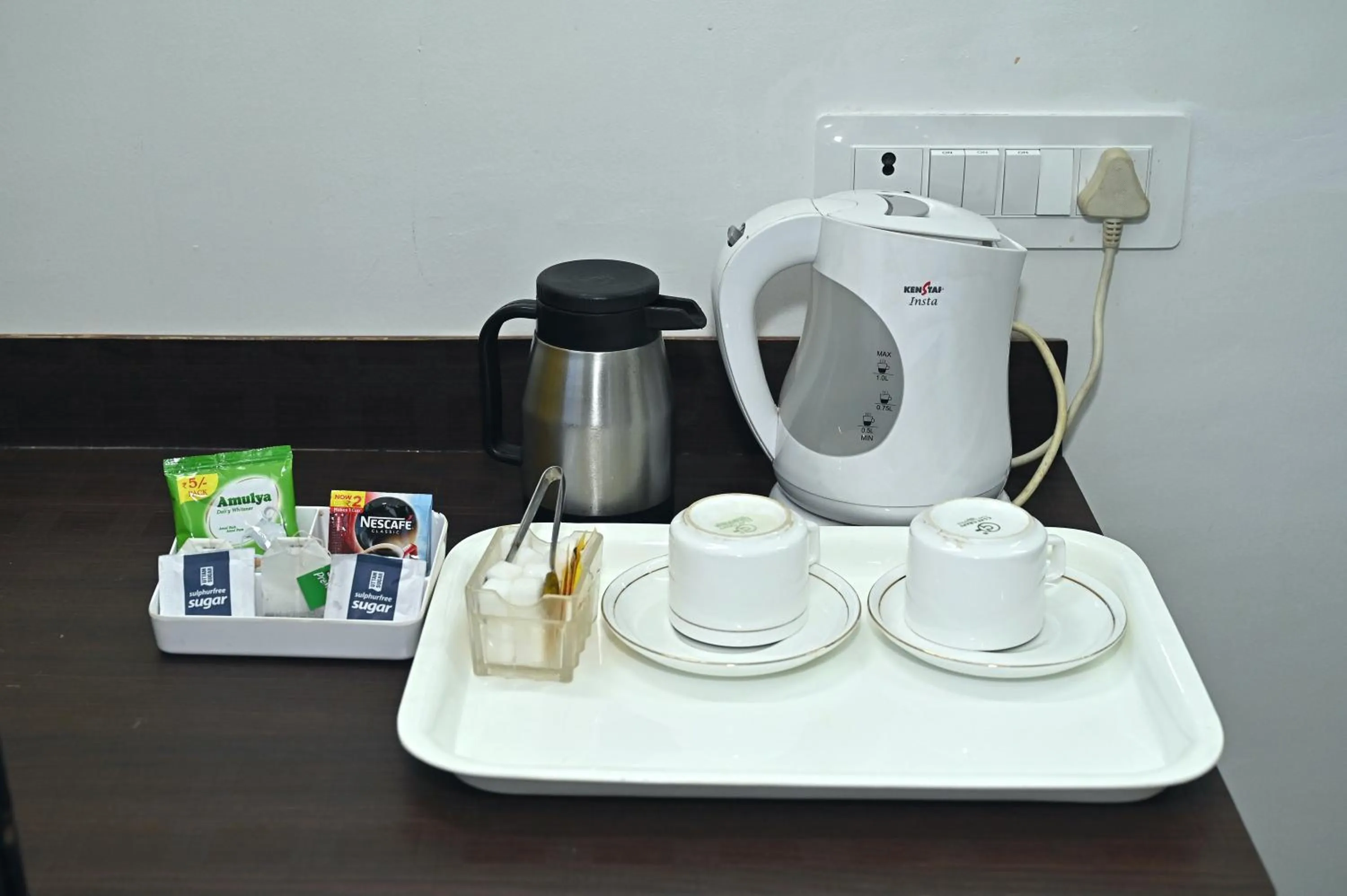 Coffee/tea facilities in Hotel Rajhans International