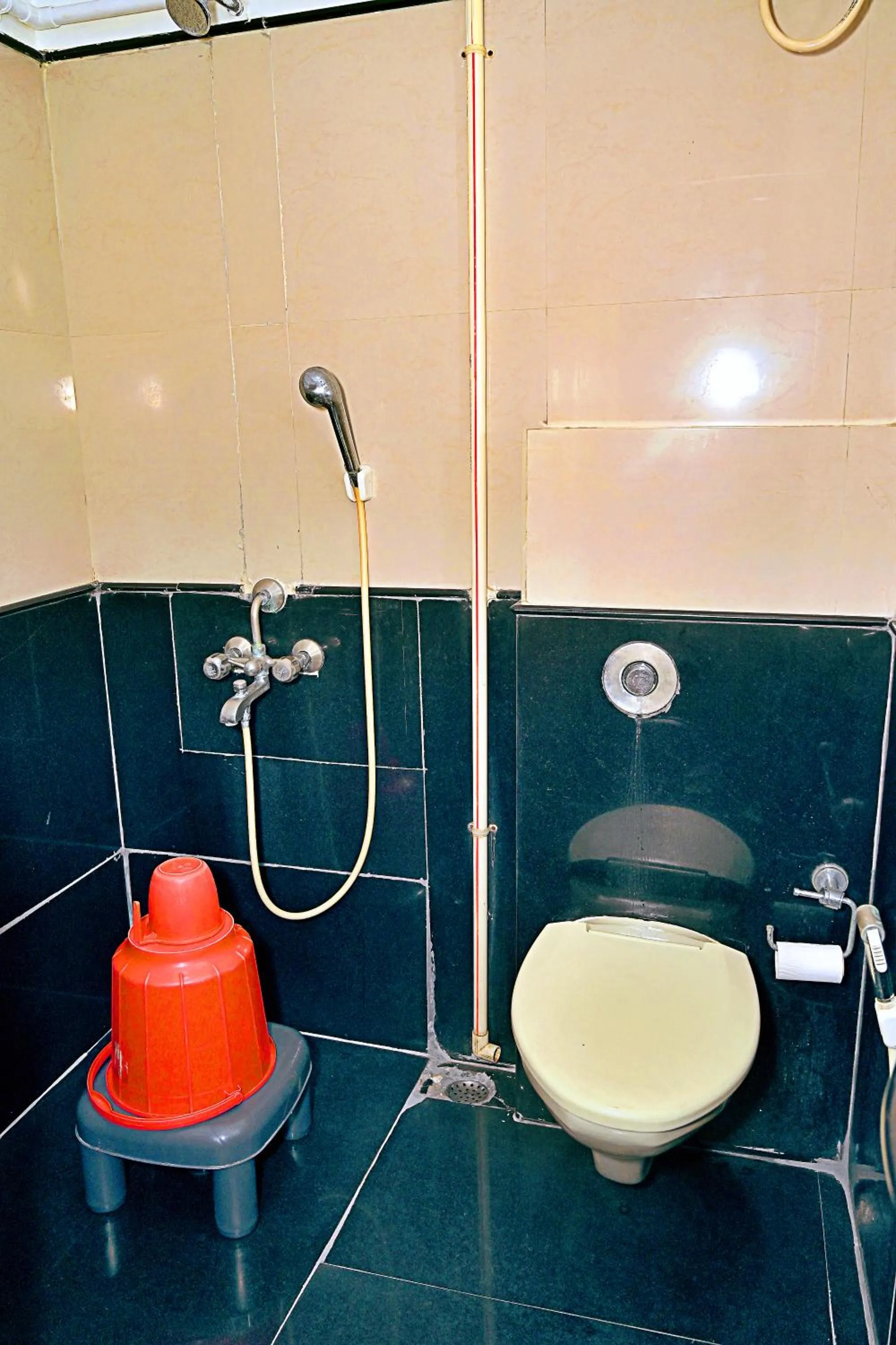 Bathroom in Hotel Rajhans International