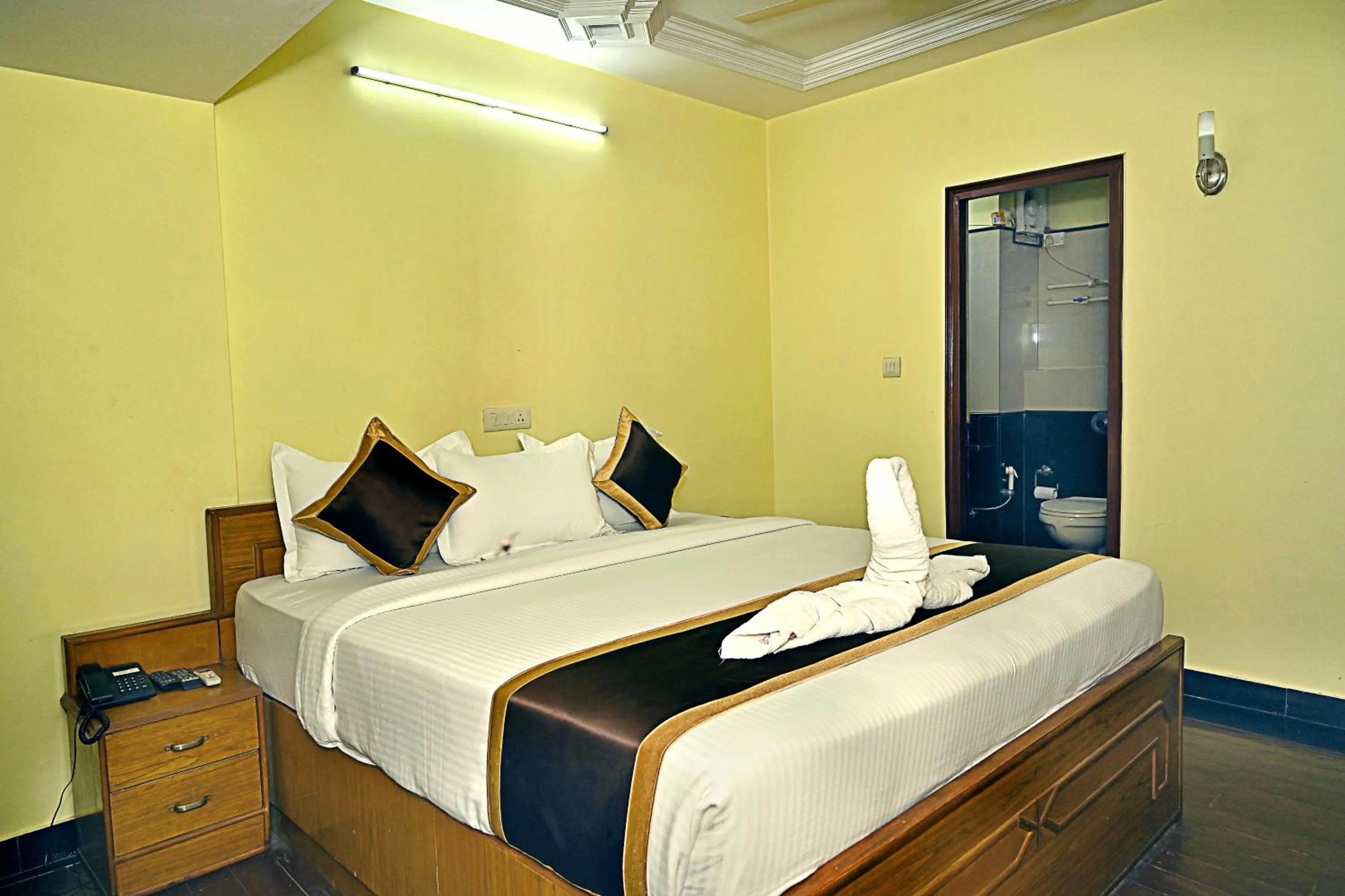 Bedroom in Hotel Rajhans International