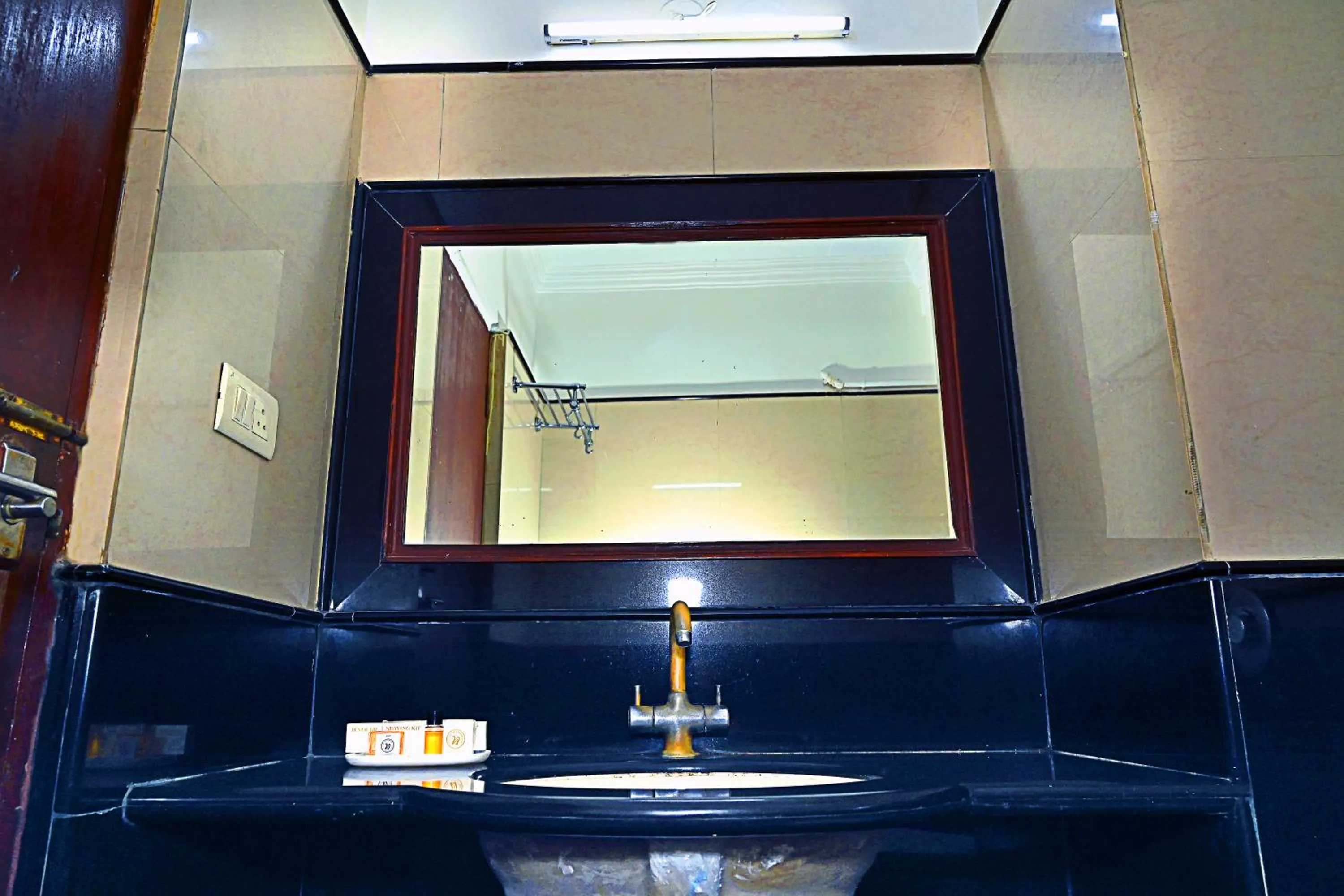 Bathroom in Hotel Rajhans International