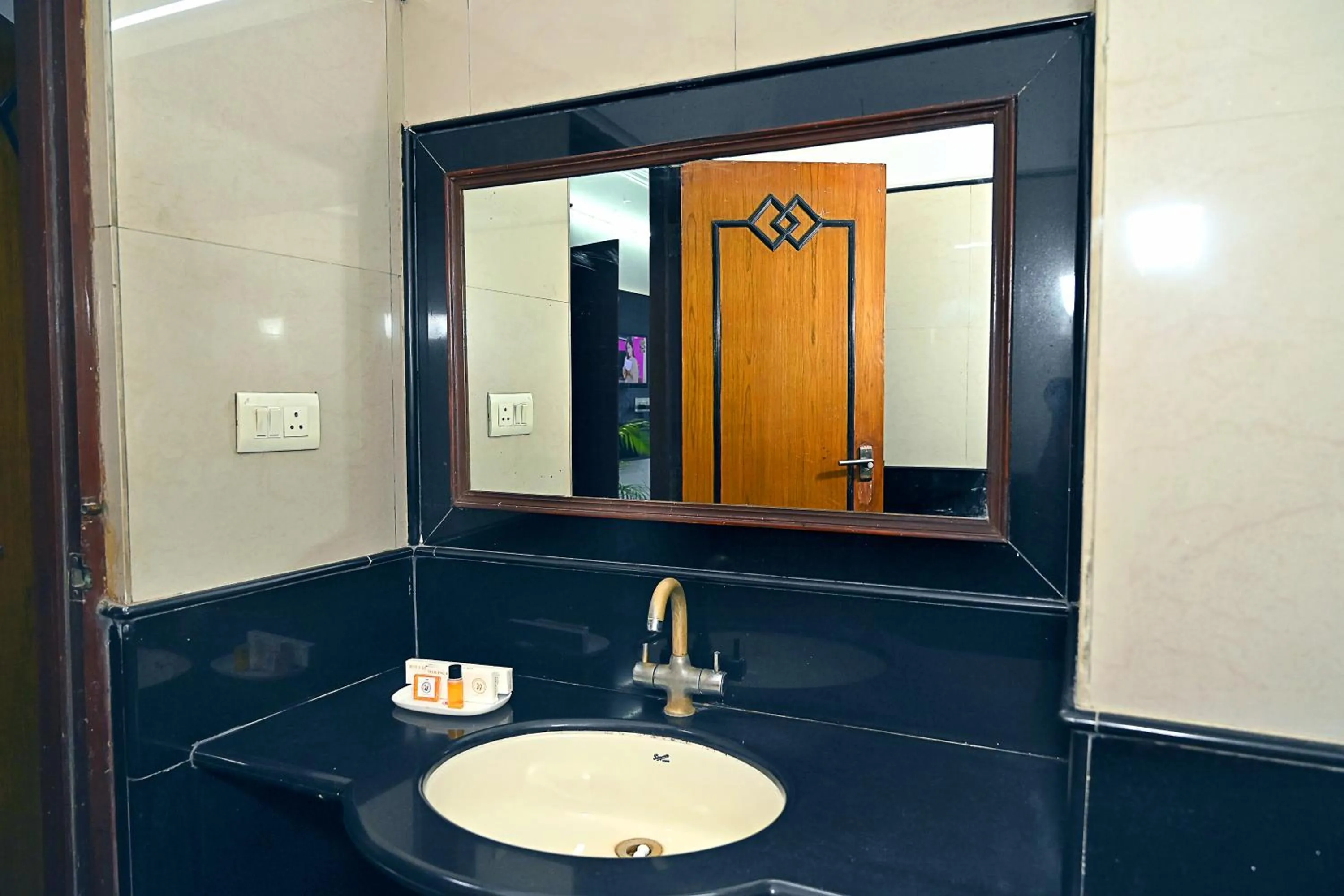 Bathroom in Hotel Rajhans International