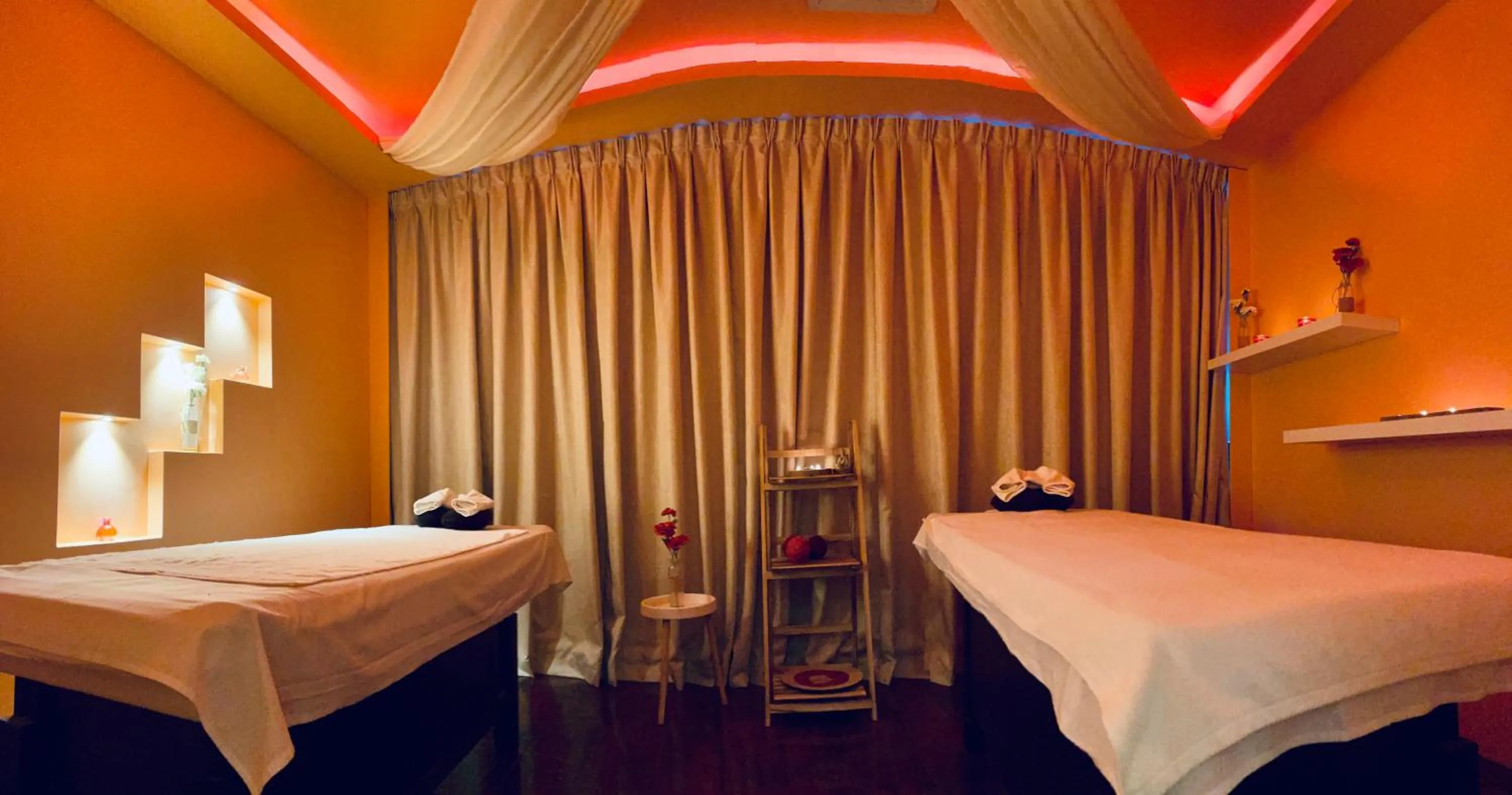 Massage, Bed in C Hotel