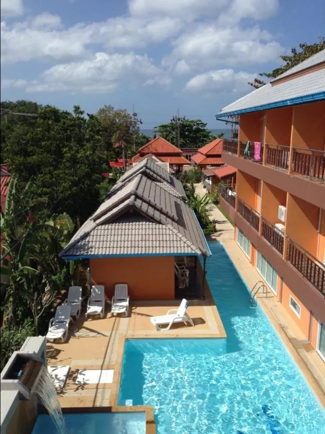 Lanta Fevrier Resort