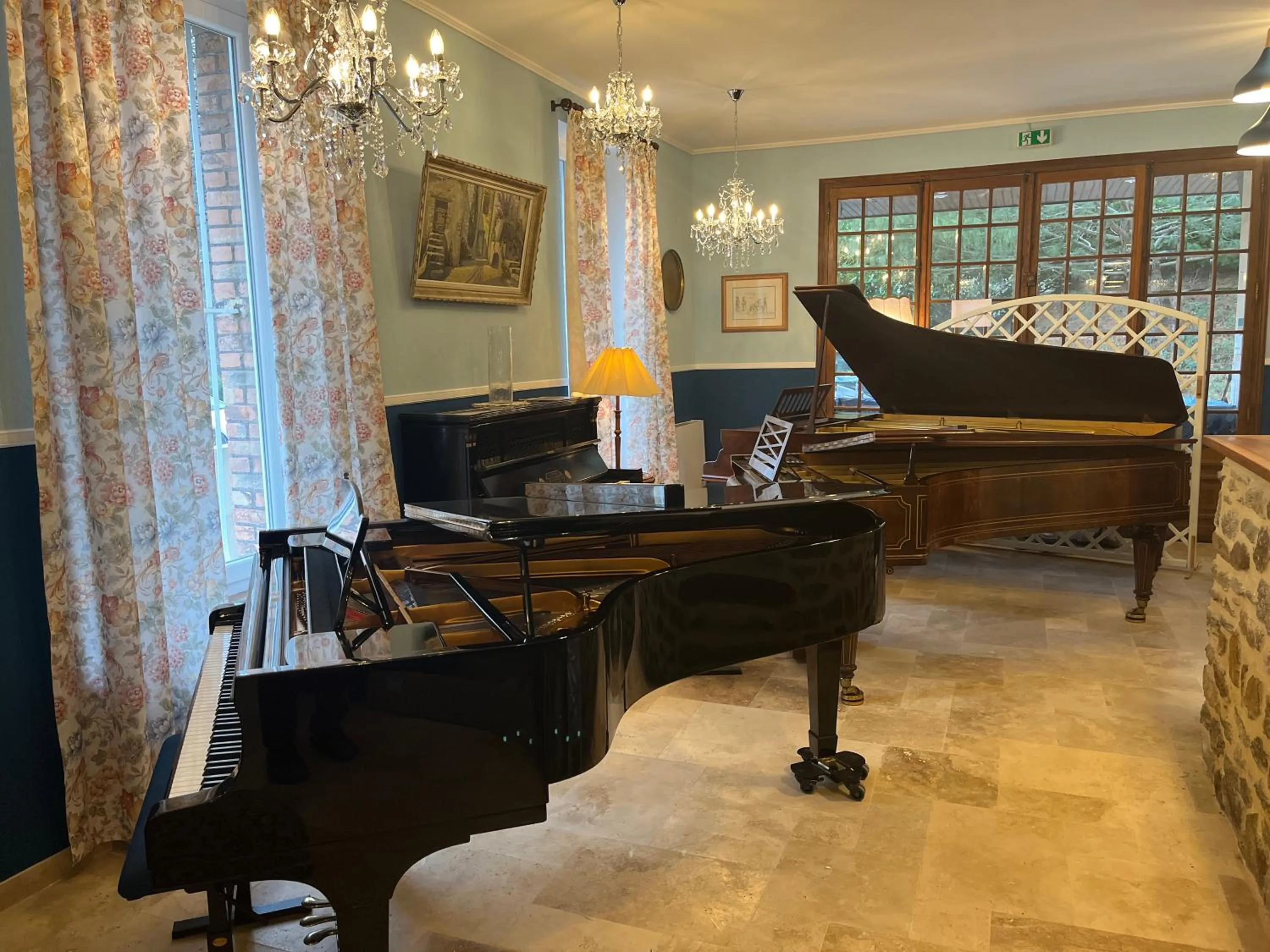 Entertainment in Château Lou Cante Perdrix