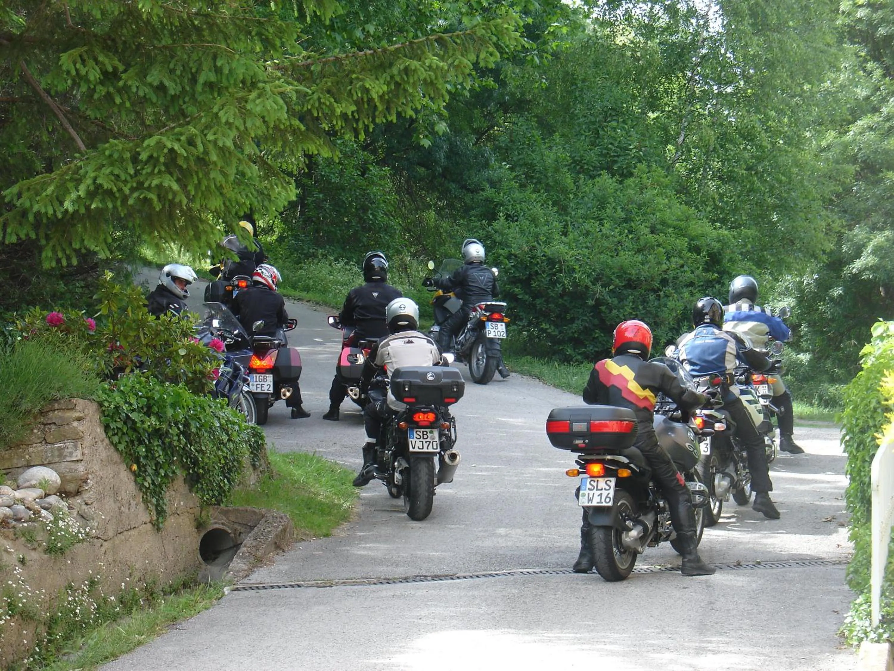 group of guests in Château Lou Cante Perdrix