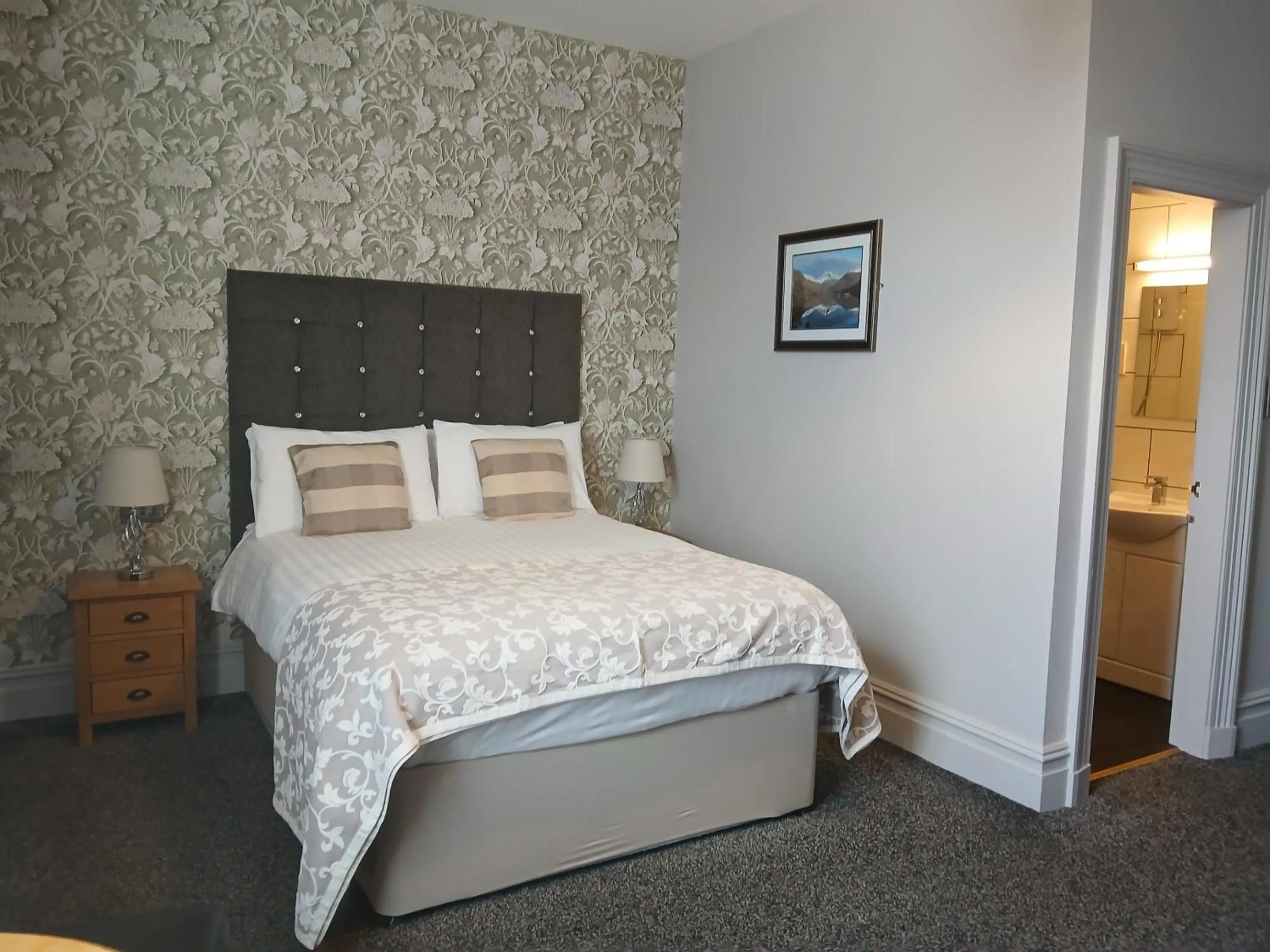 Bedroom, Bed in Ormsgill Inn