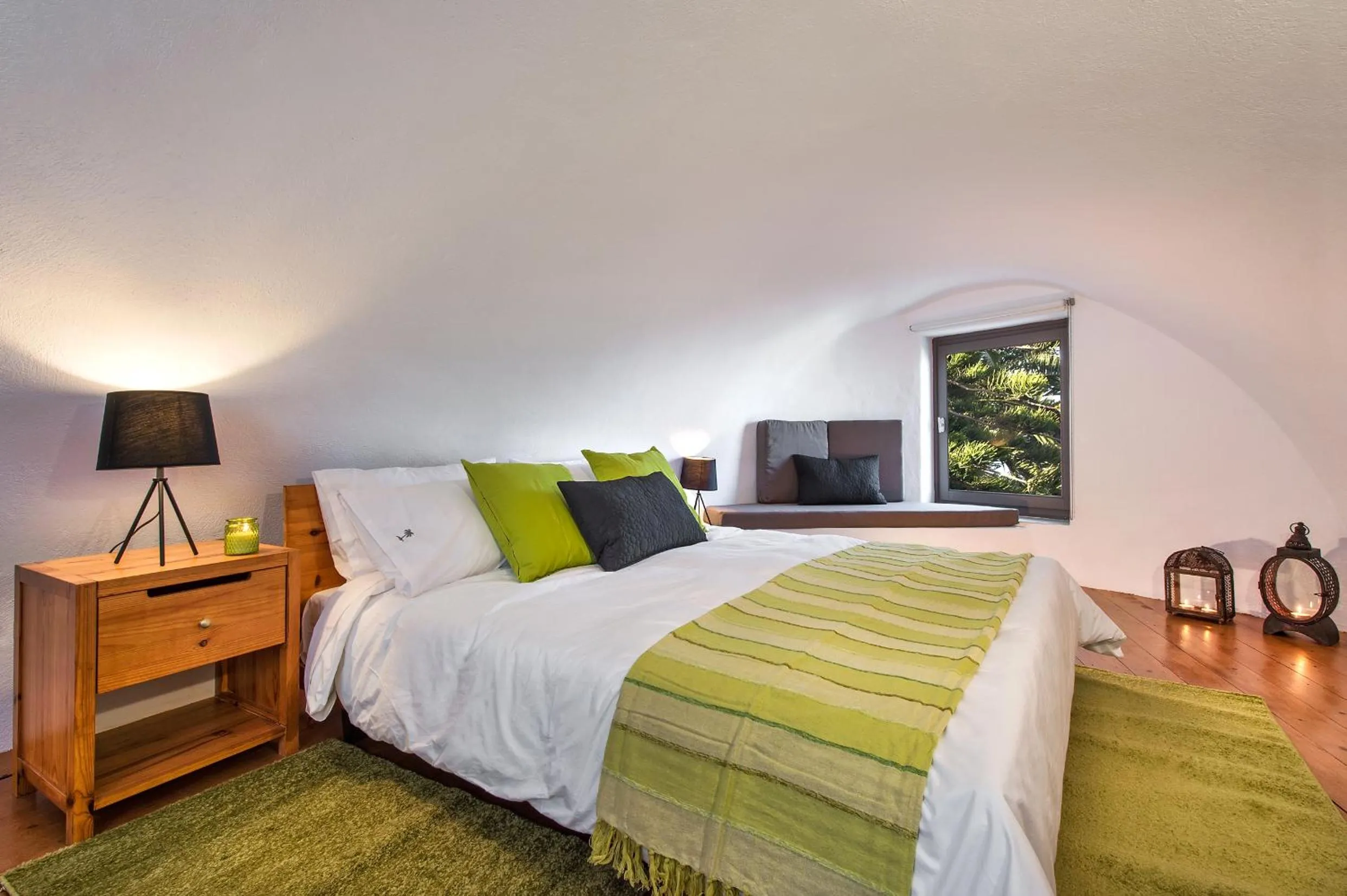 Bedroom, Bed in Old Vourvoulos Houses