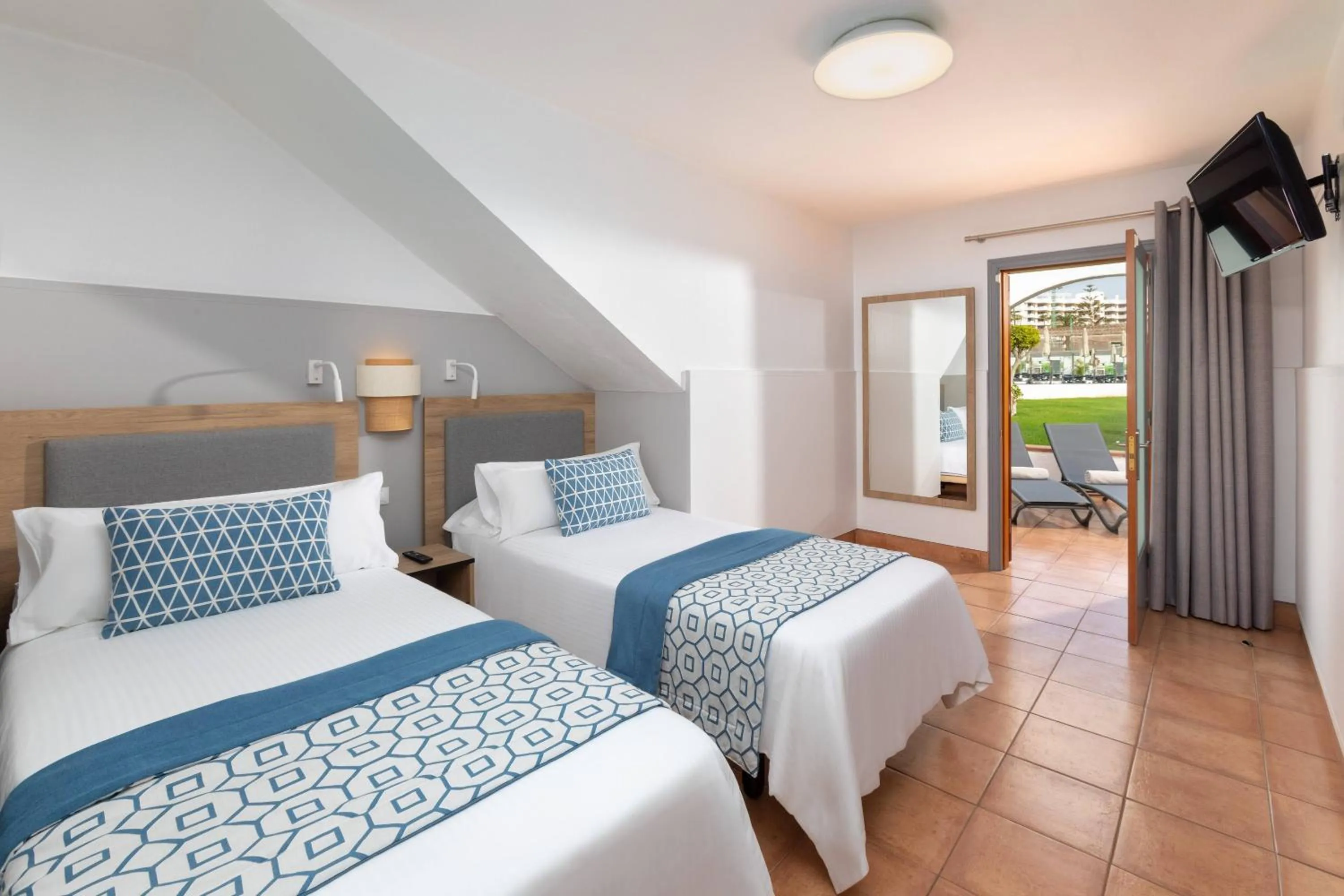 Property building, Bed in SOL Barbacan