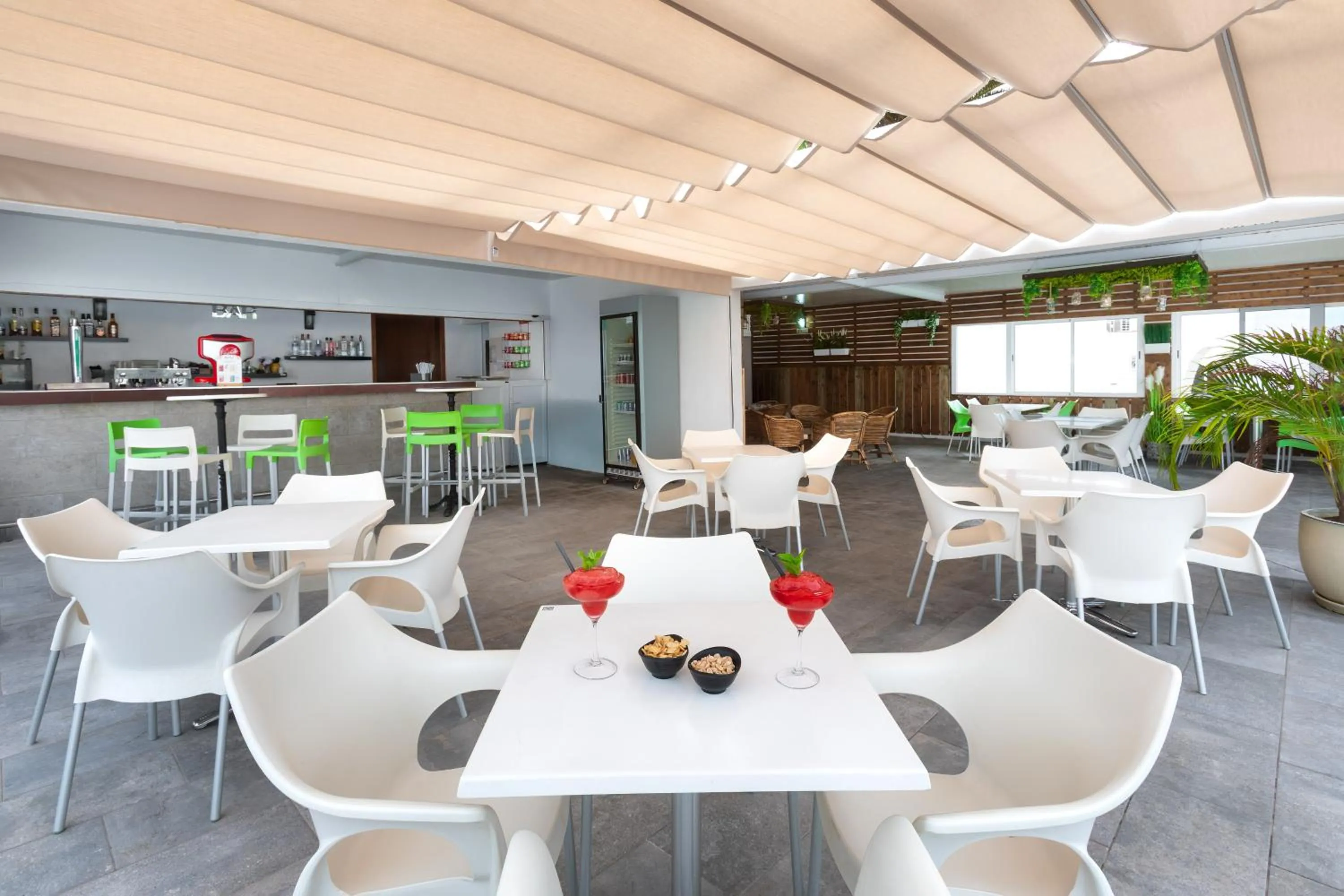 Restaurant/places to eat in Sol Barbacan