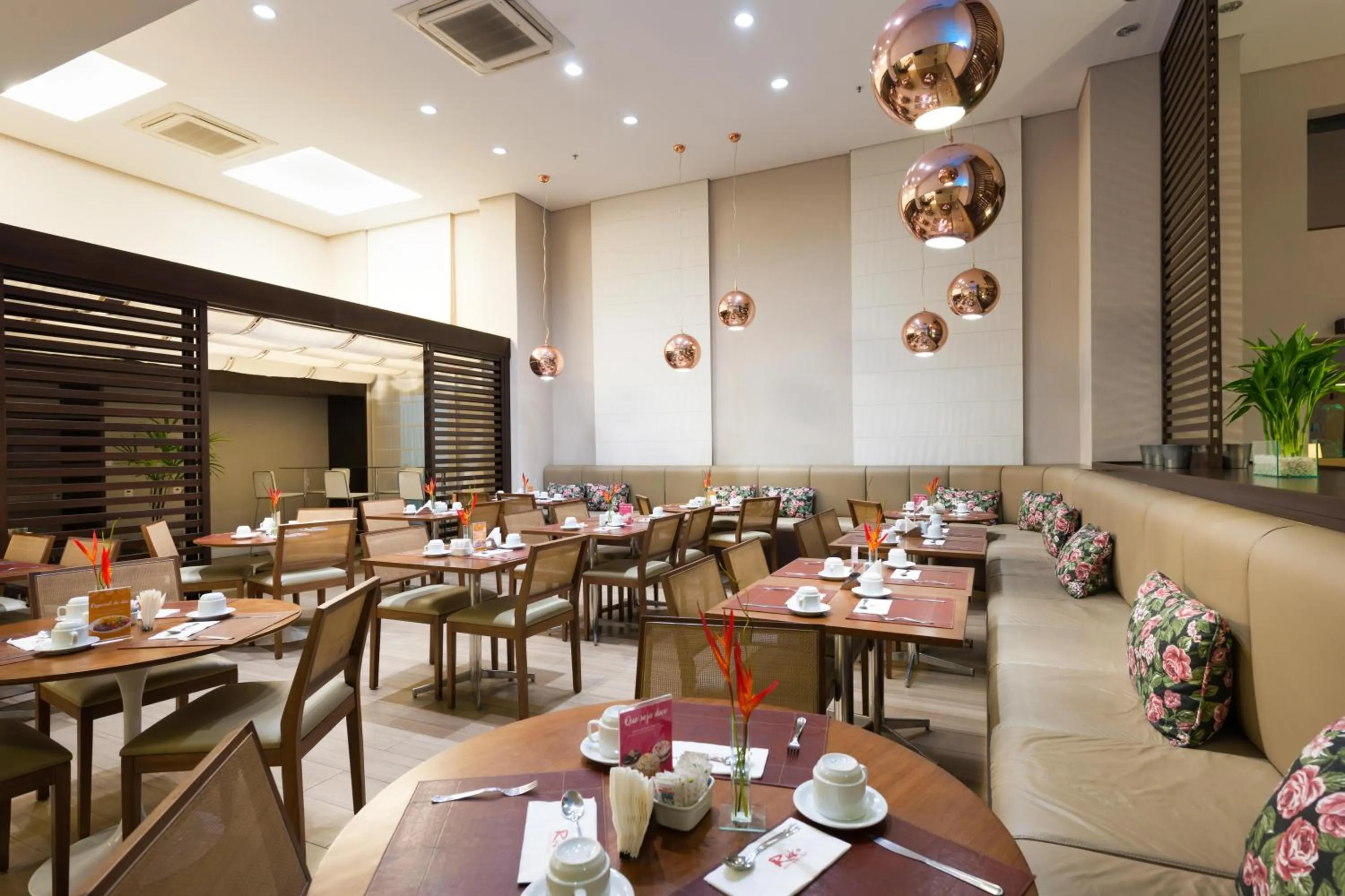 Restaurant/places to eat in Matiz Multi Suites