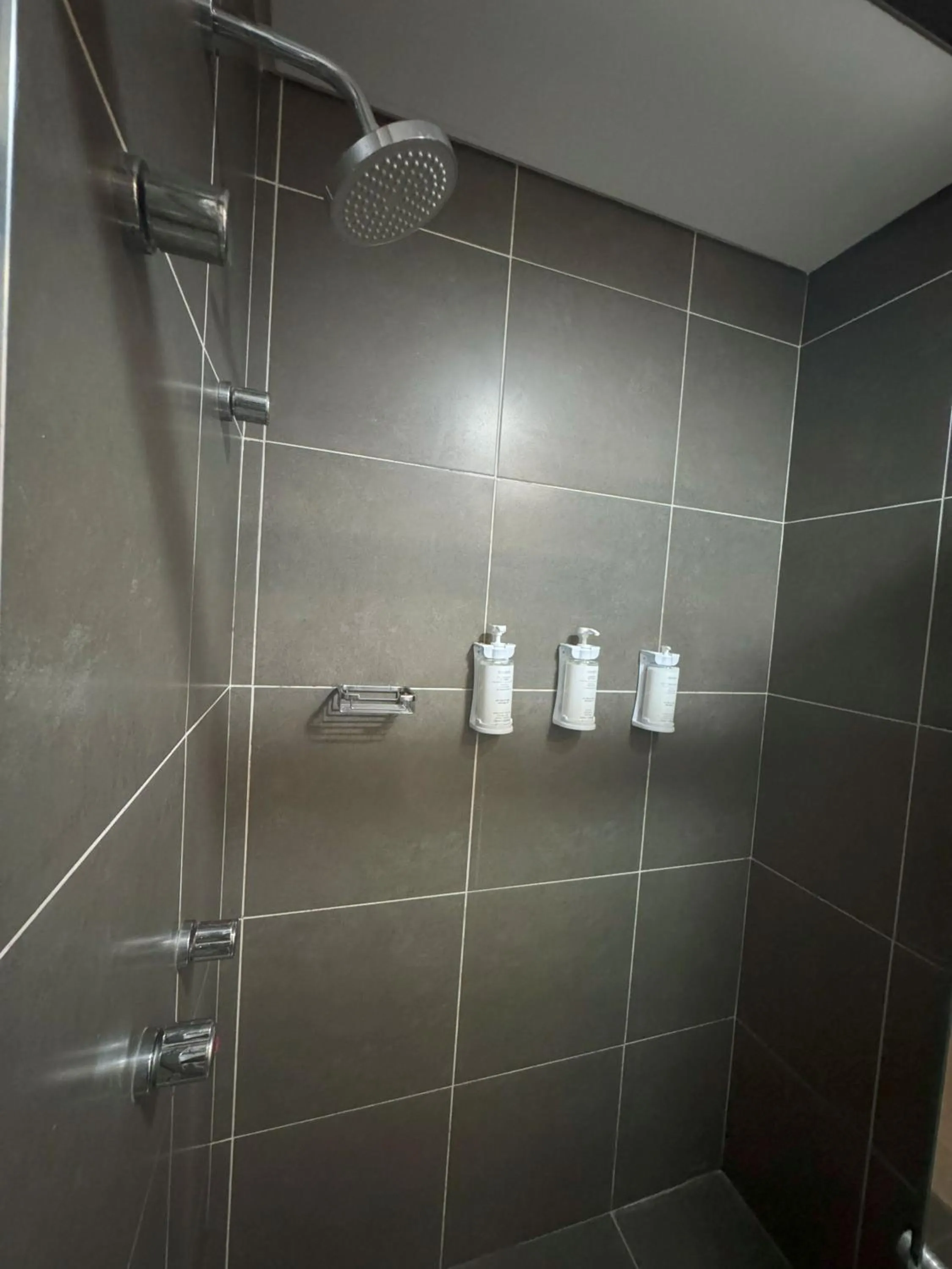 Shower in Matiz Multi Suites
