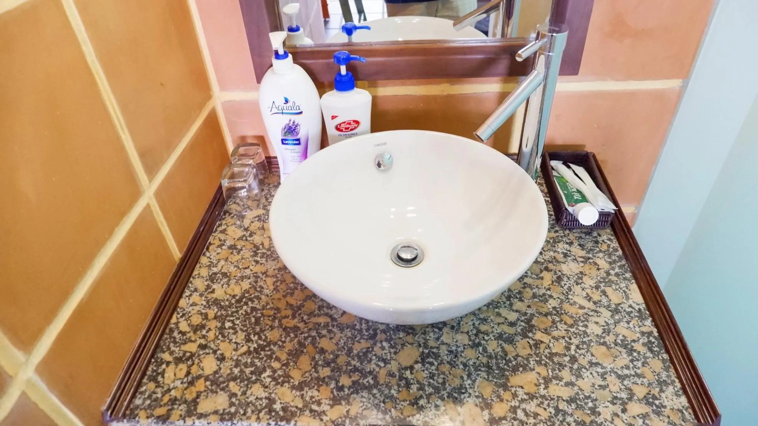 Bathroom in Ananas Family Hotel