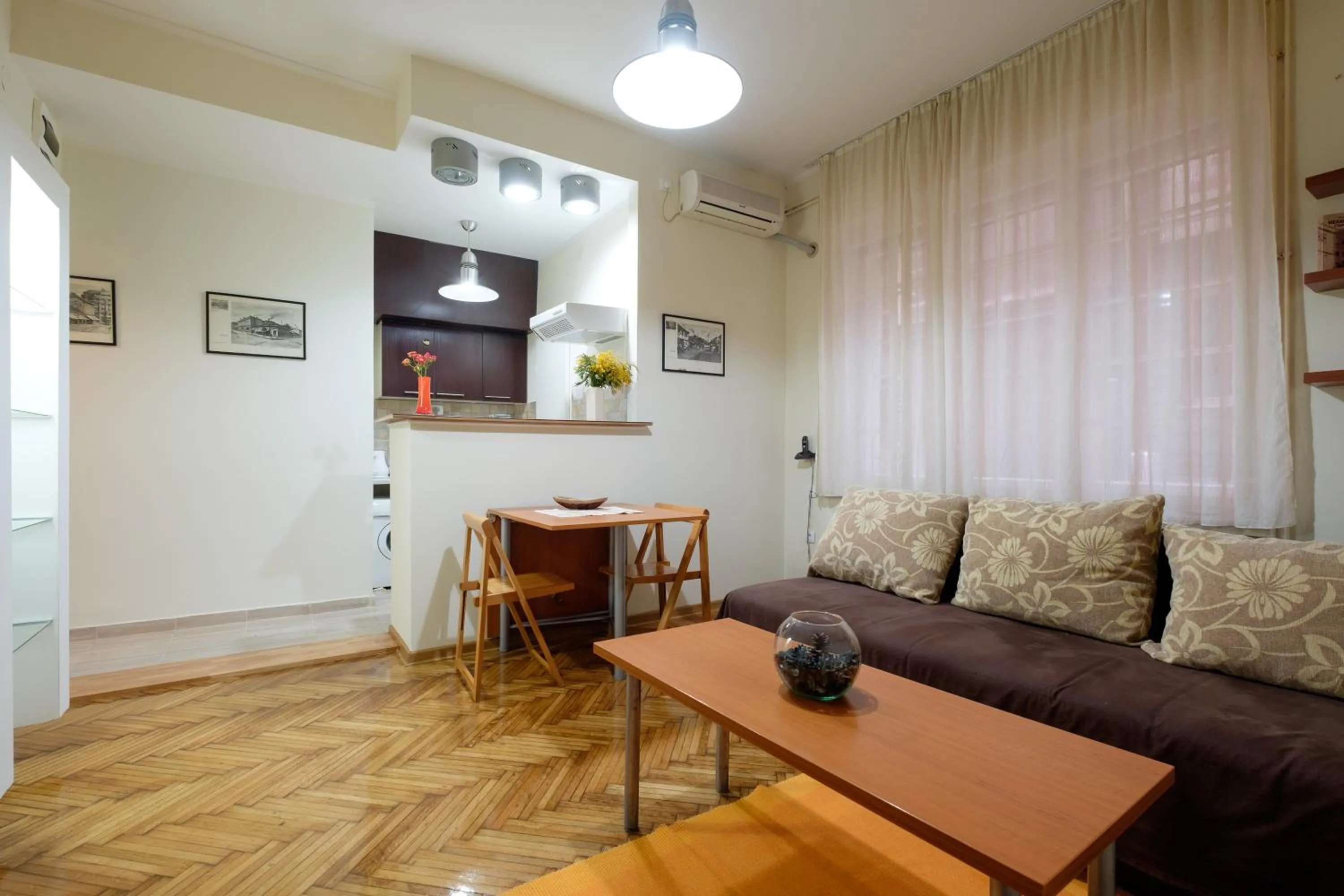 Kitchen or kitchenette in M&M Downtown Apartment