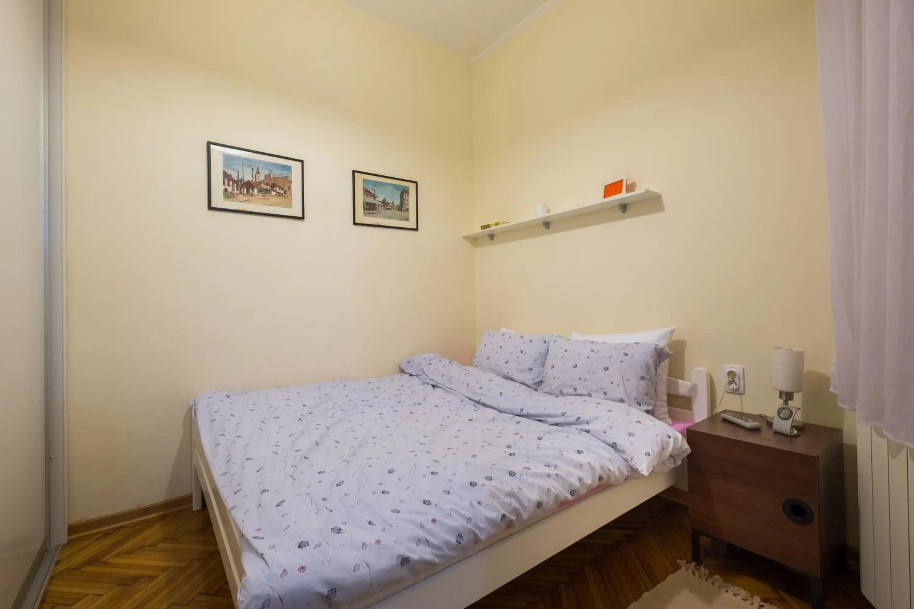 Photo of the whole room, Bed in M&M Downtown Apartment