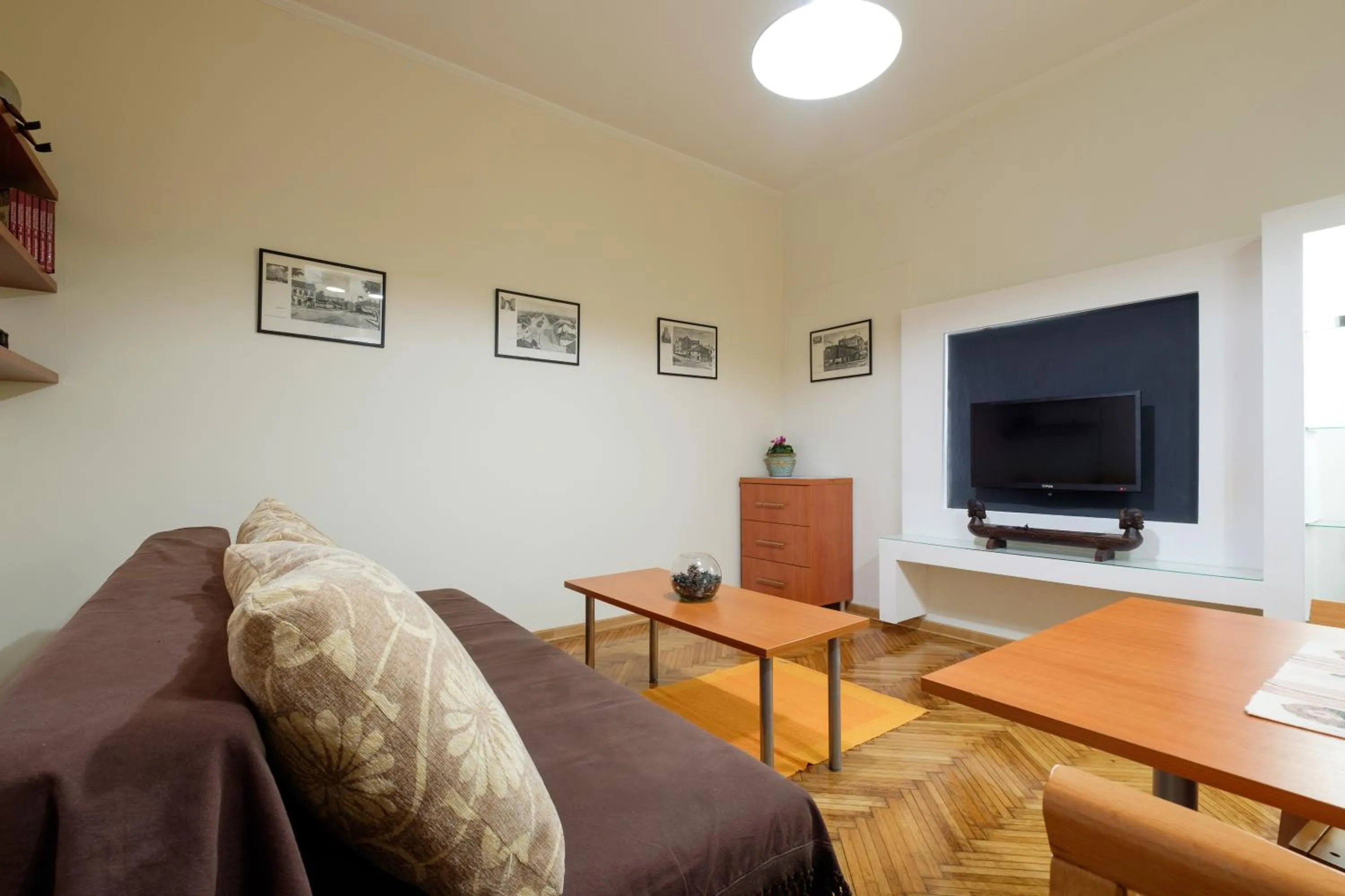 TV and multimedia in M&M Downtown Apartment