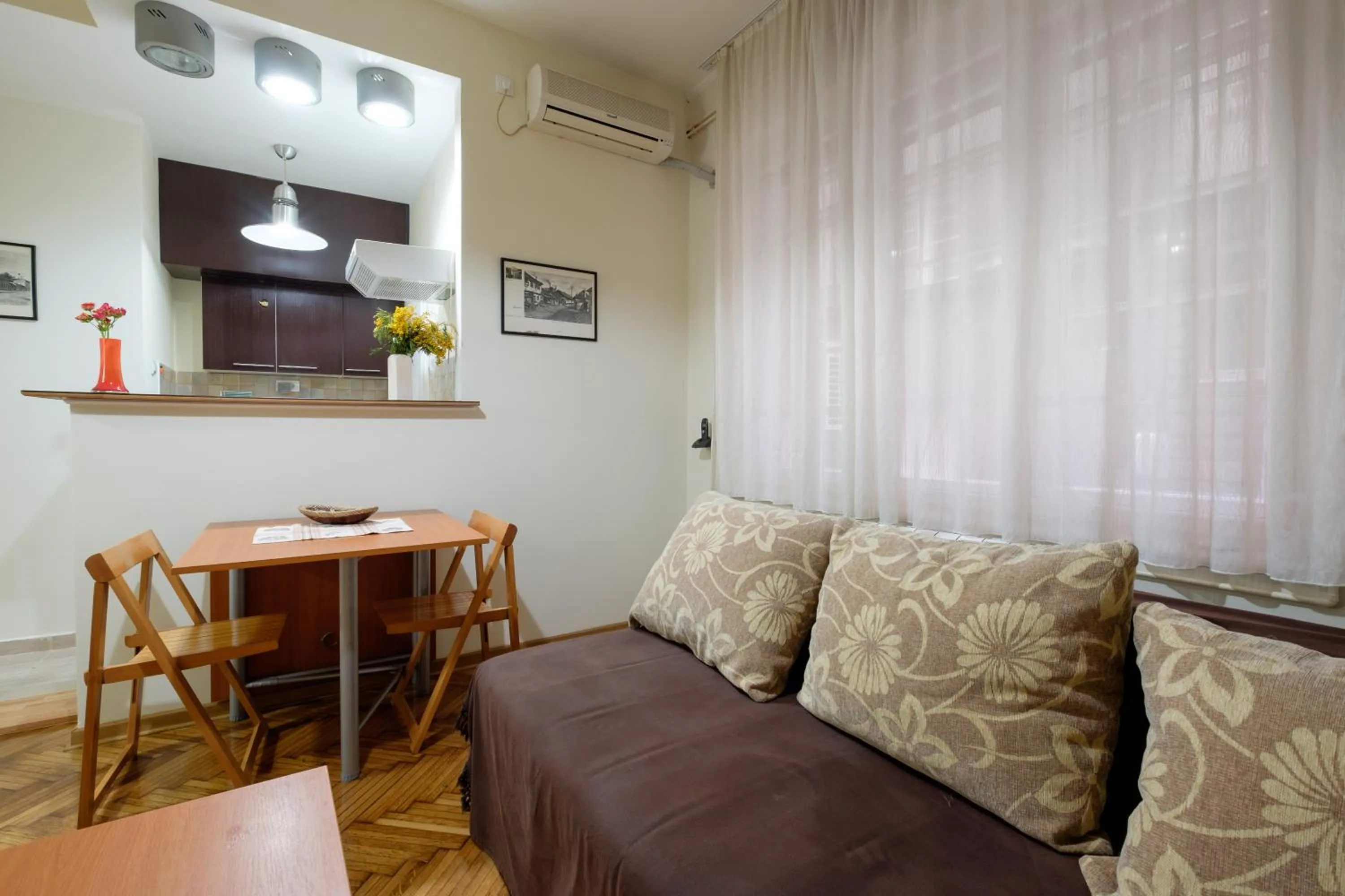 Kitchen or kitchenette in M&M Downtown Apartment