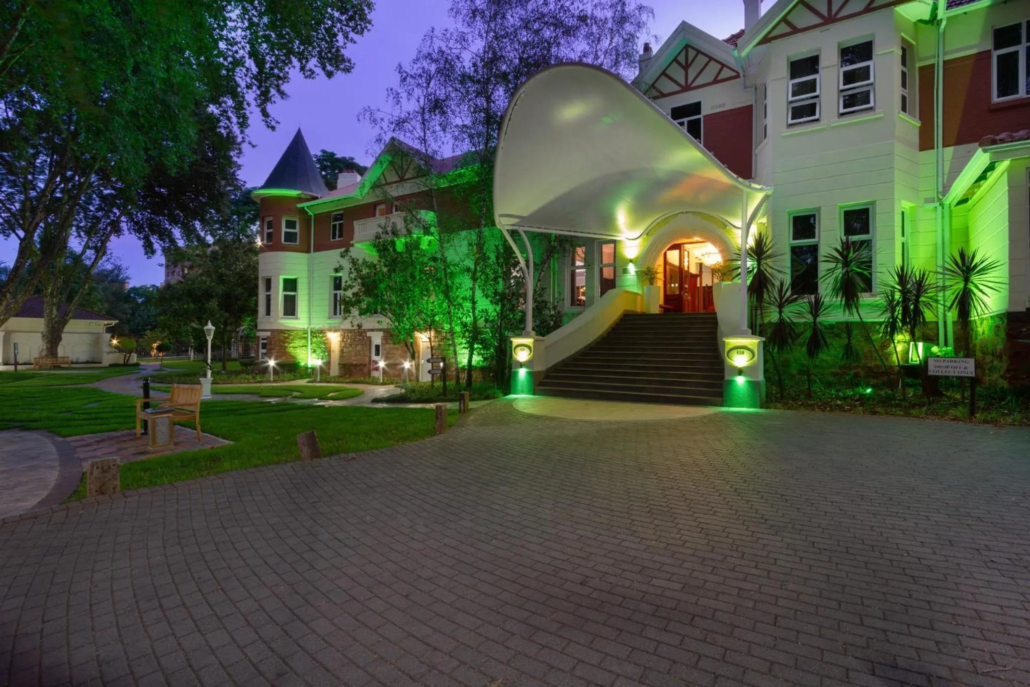 Property building in Holiday Inn - Johannesburg Sunnyside Park by IHG