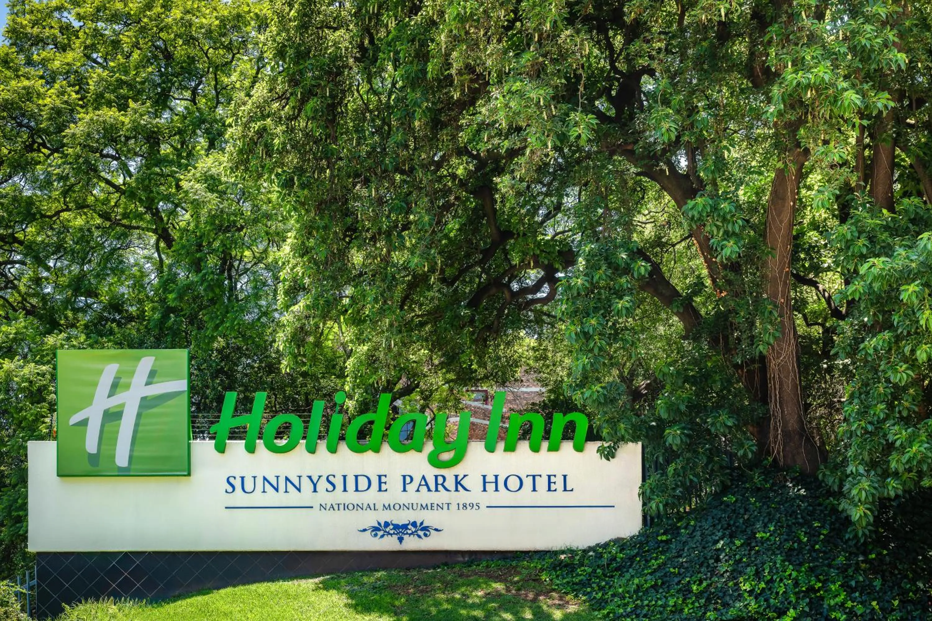 Logo/Certificate/Sign in Holiday Inn - Johannesburg Sunnyside Park by IHG