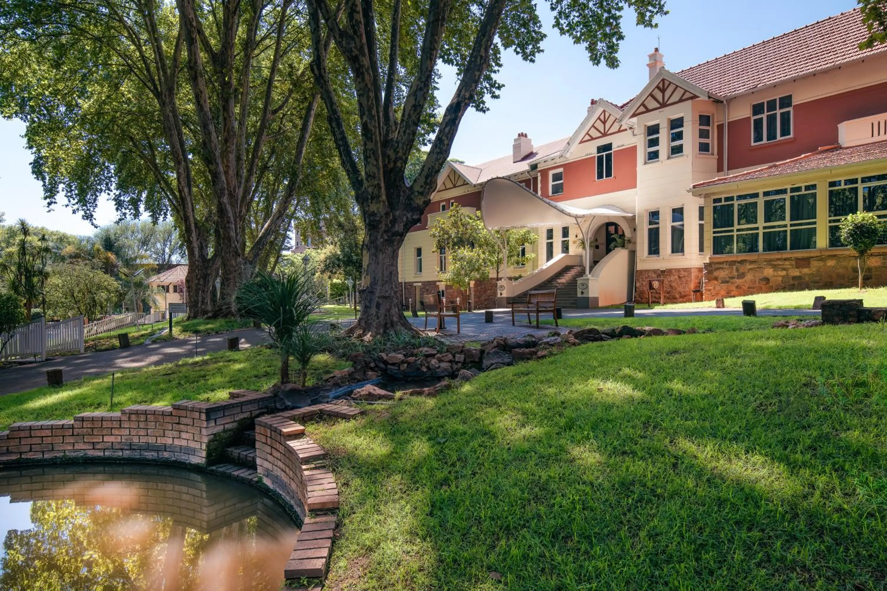 Garden in Holiday Inn - Johannesburg Sunnyside Park by IHG