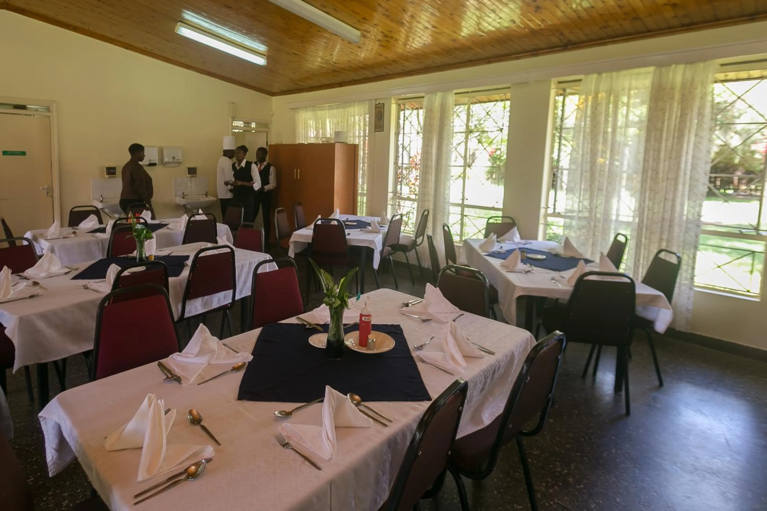 Restaurant/places to eat in Corat Africa Hotel