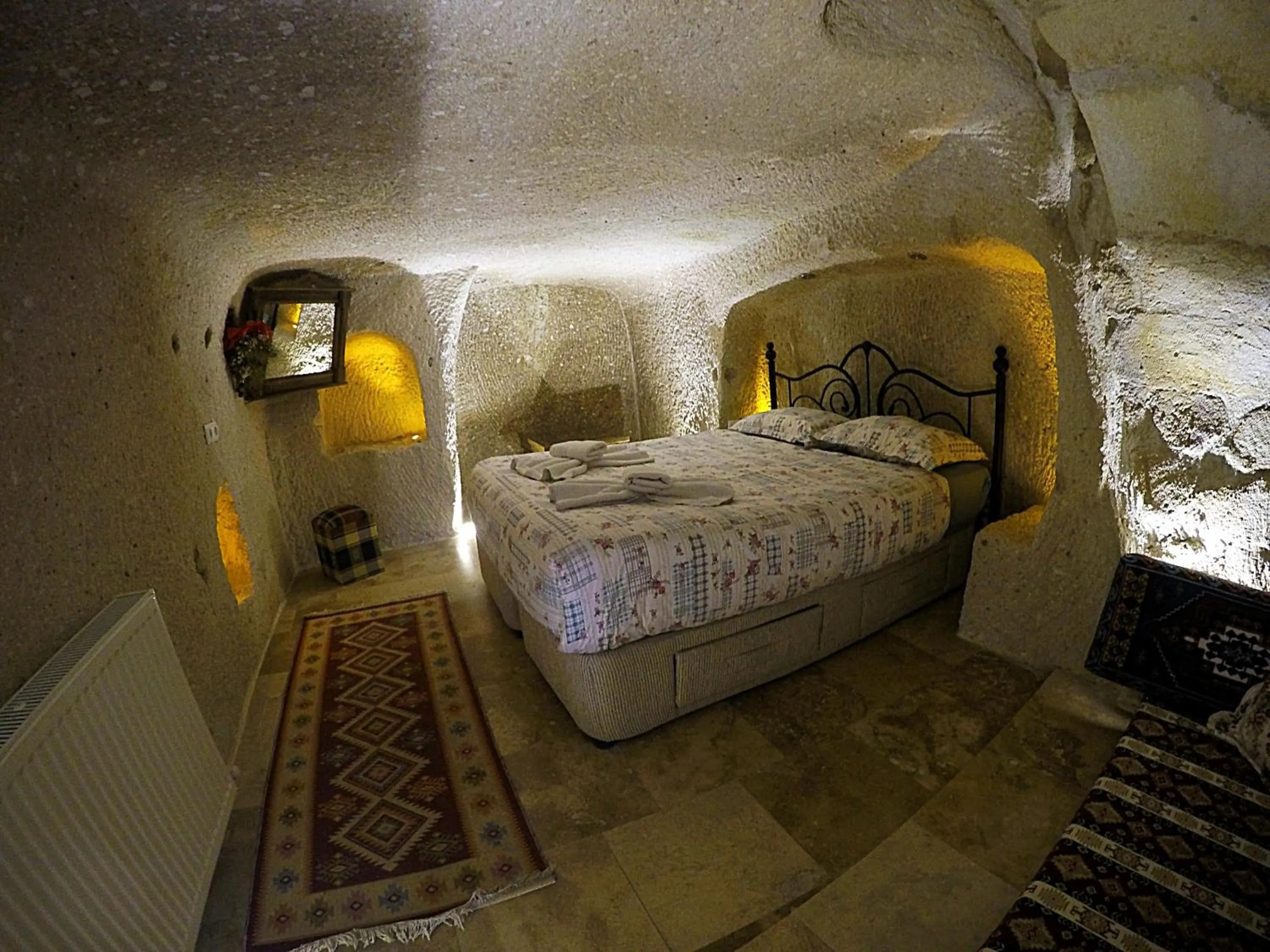 Bedroom, Bed in Coco Cave