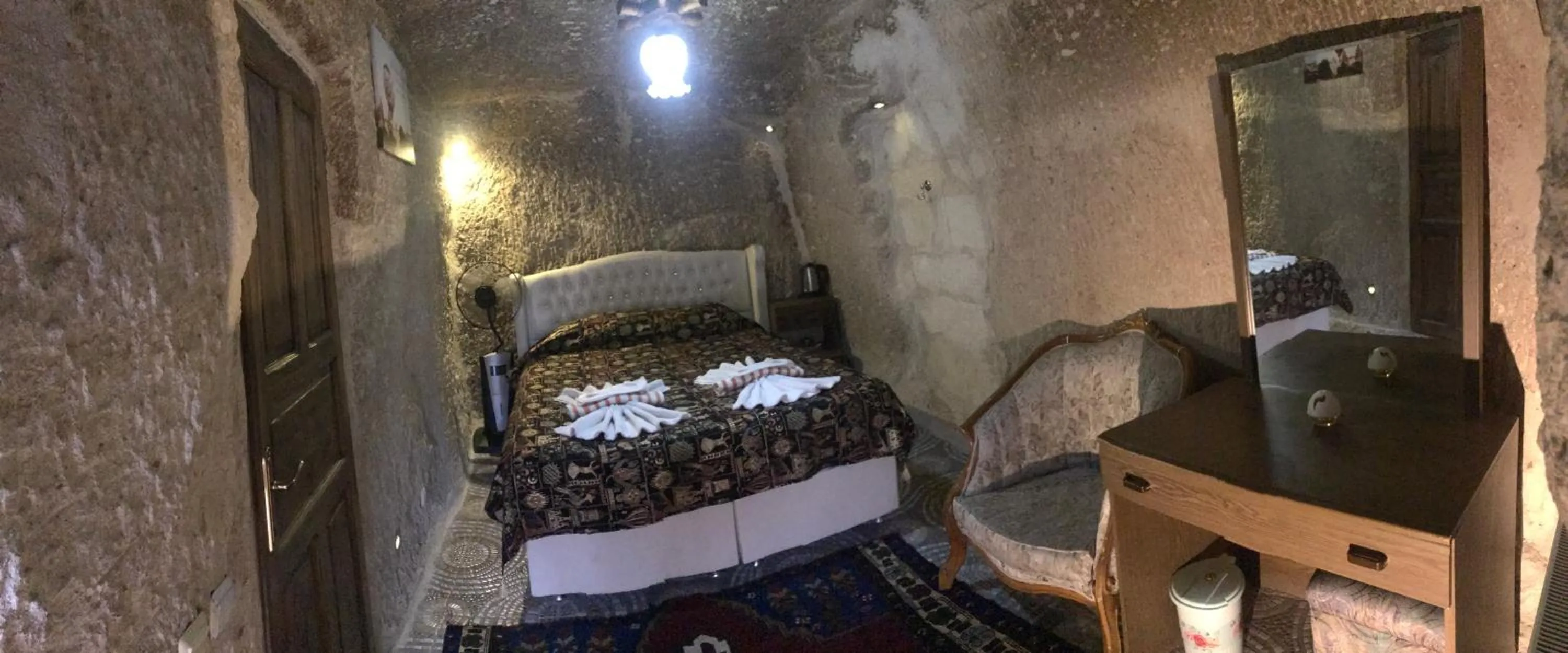Photo of the whole room, Bed in Coco Cave