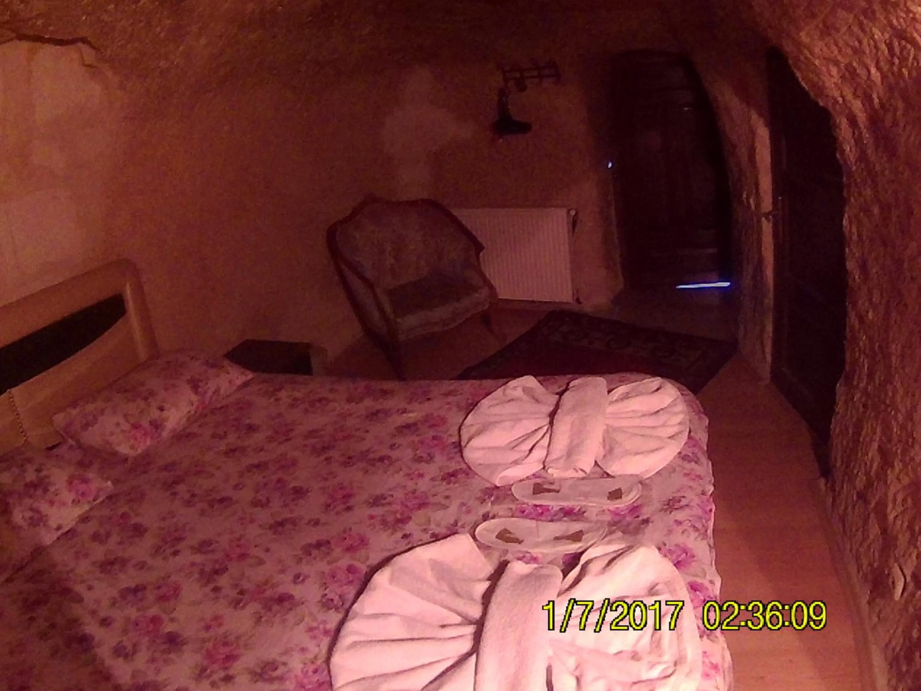 Bedroom, Bed in Coco Cave