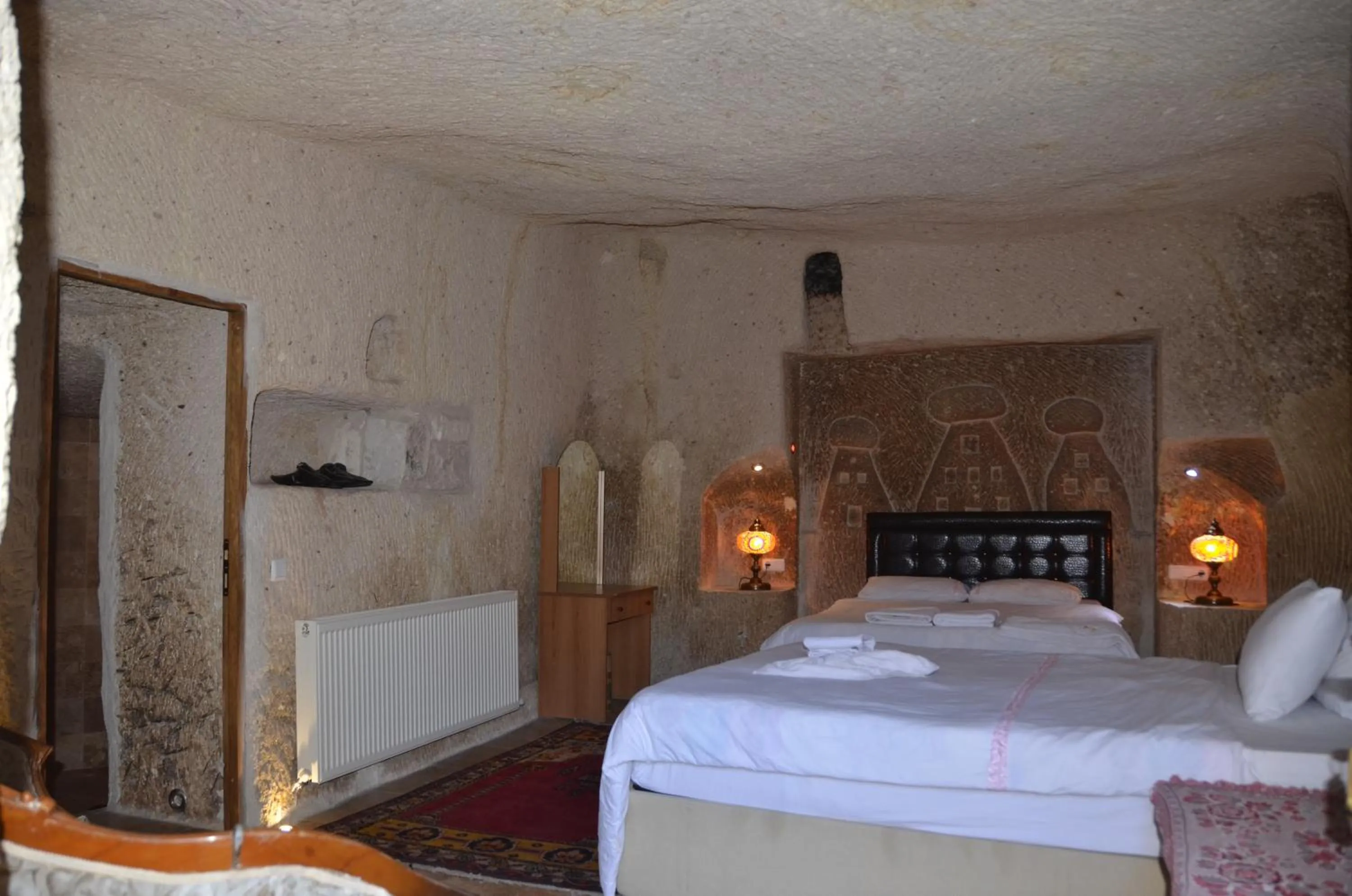 Bedroom, Bed in Coco Cave