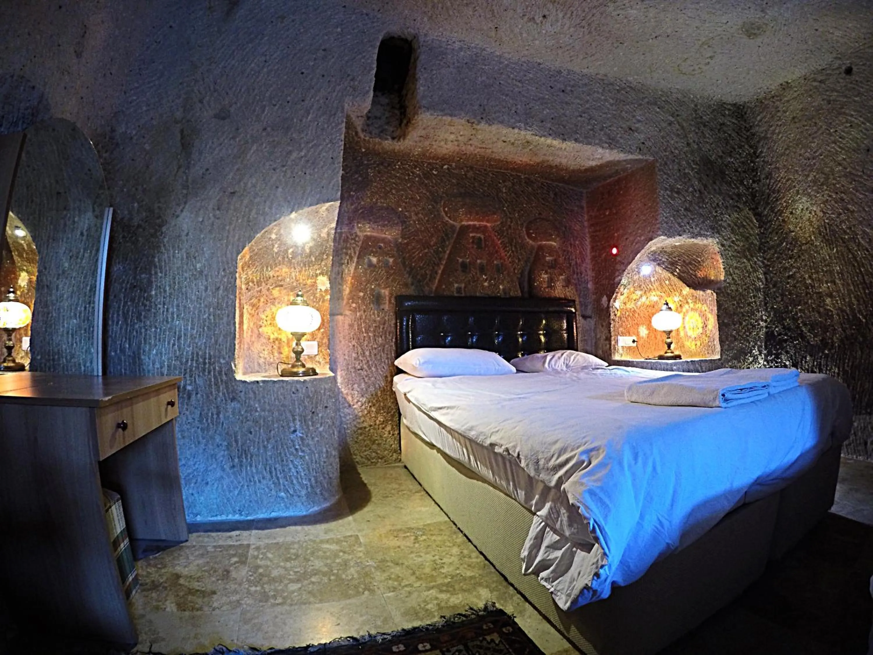 Bedroom, Bed in Coco Cave