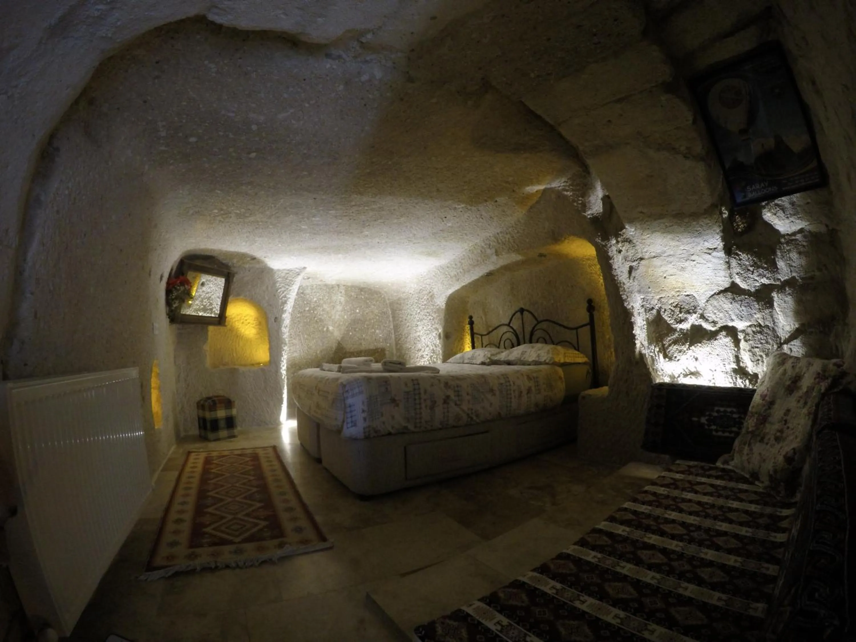 Bathroom, Bed in Coco Cave