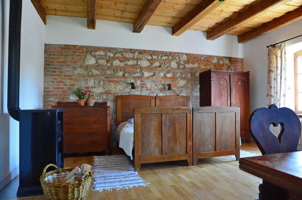 Triple Room - single occupancy in Bagolyvár Fogadó- Újfalusy Márton Vendégház Triple Room - single occupancy in Bagolyvár Fogadó- Újfalusy Márton Vendégház