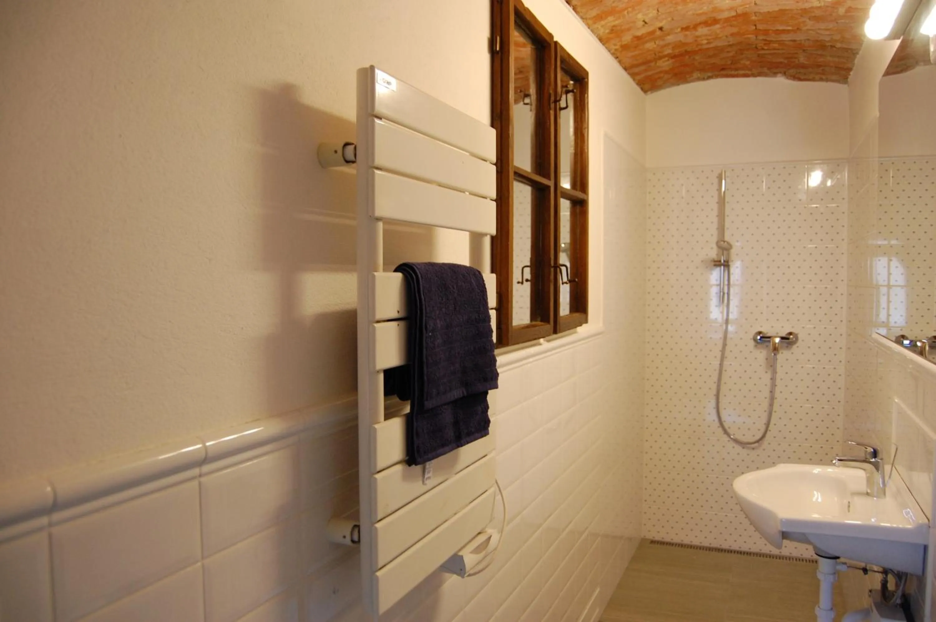 Bathroom in Bagolyvár Fogadó- Újfalusy Márton Vendégház