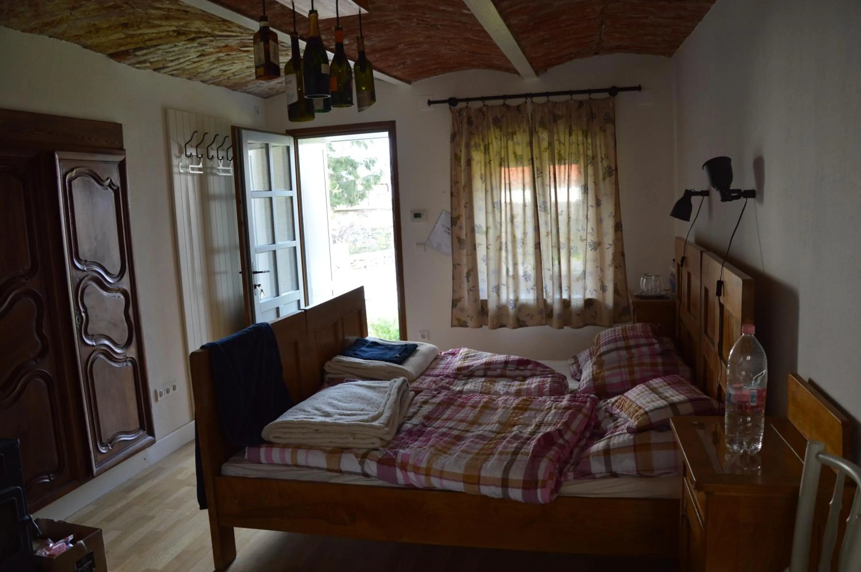 Photo of the whole room, Bed in Bagolyvár Fogadó- Újfalusy Márton Vendégház