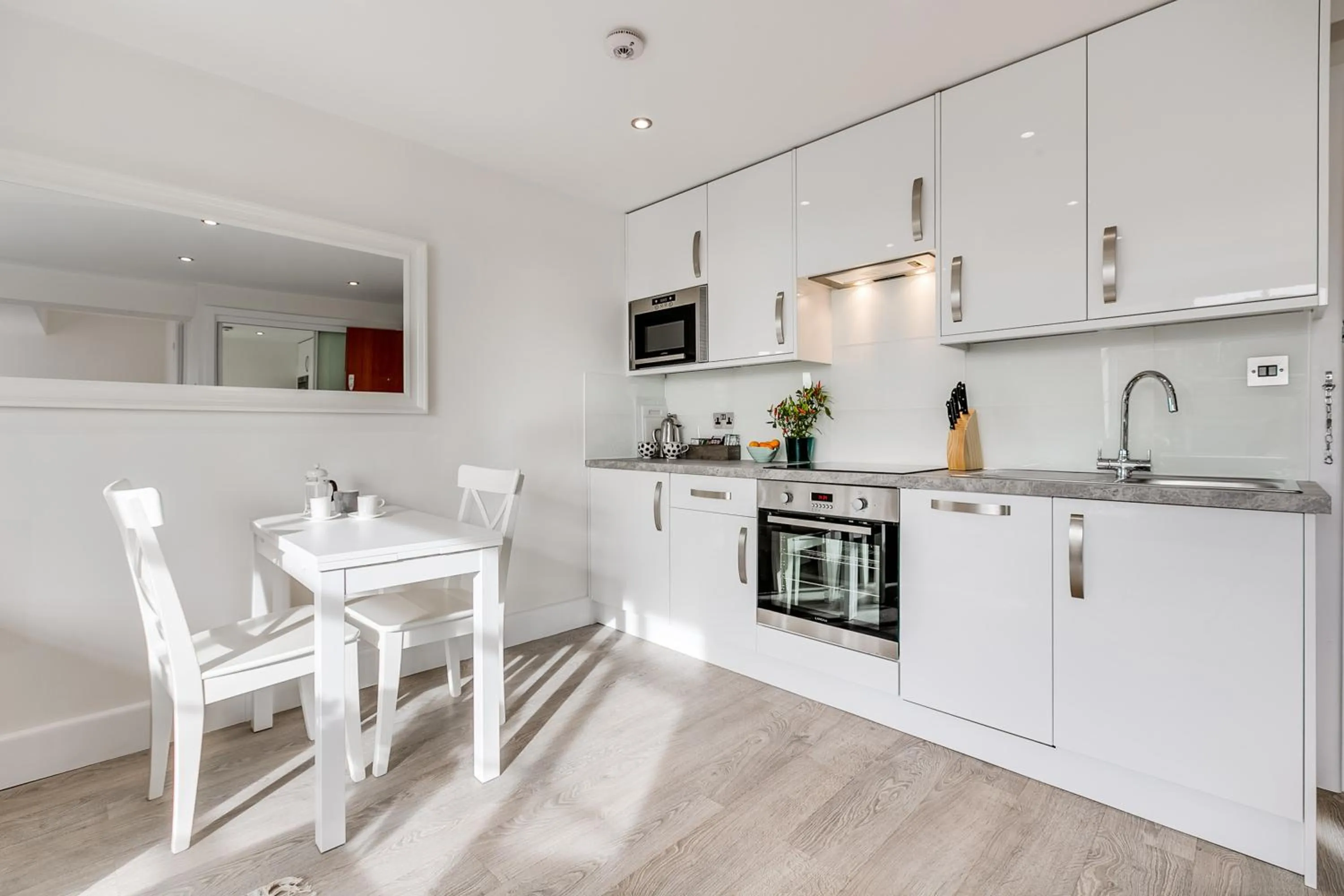 Dining area in Nell Gwynn Chelsea Accommodation